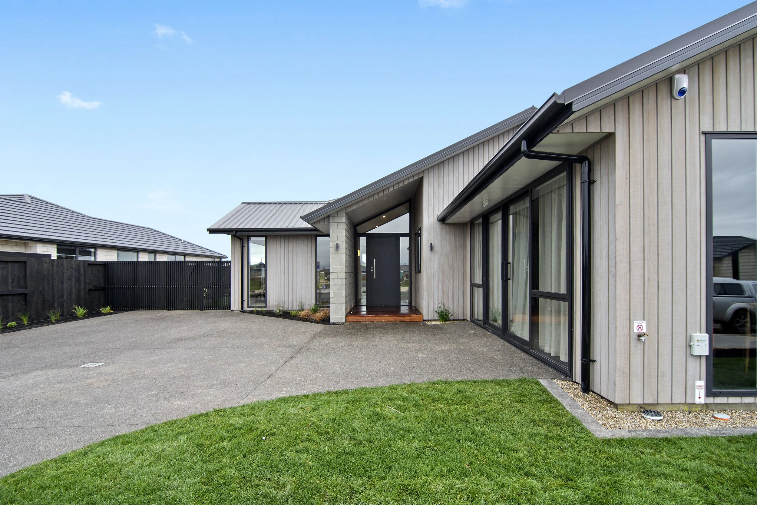 Modern Gable Living