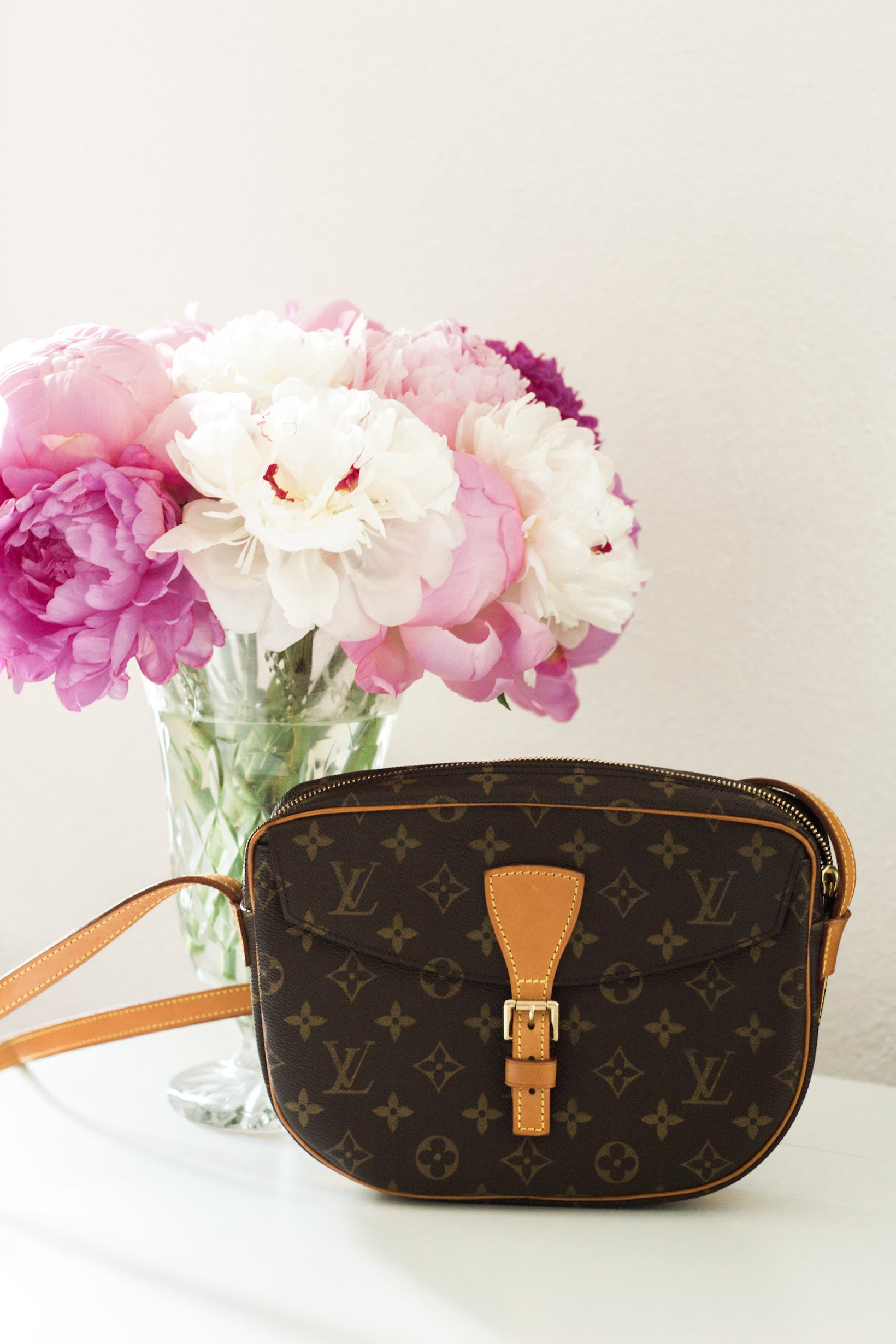 Louis Vuitton Neverfull Sizes, GM and MM — Topknots and Pearls