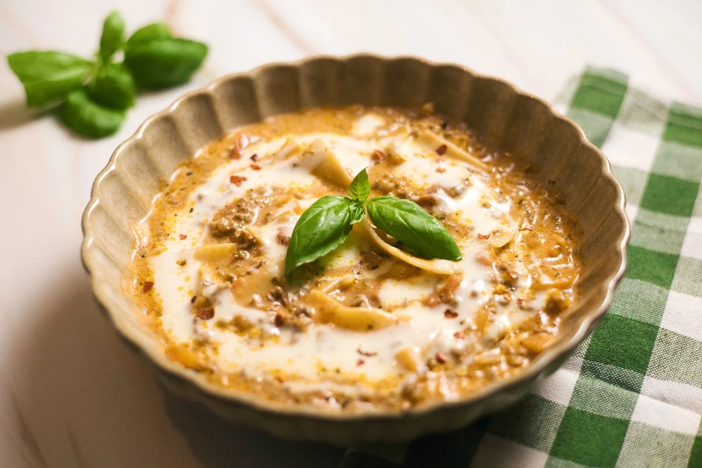 Lasagna + soup = lasagna soup. This creamy Lasagna Soup with Mornay Sauce is rich, hearty, and perfect for chilly evening when you crave something cozy and full of flavour. Lasagna noodles, beef mince, and silky cheese sauce all in one bowl. Honestly