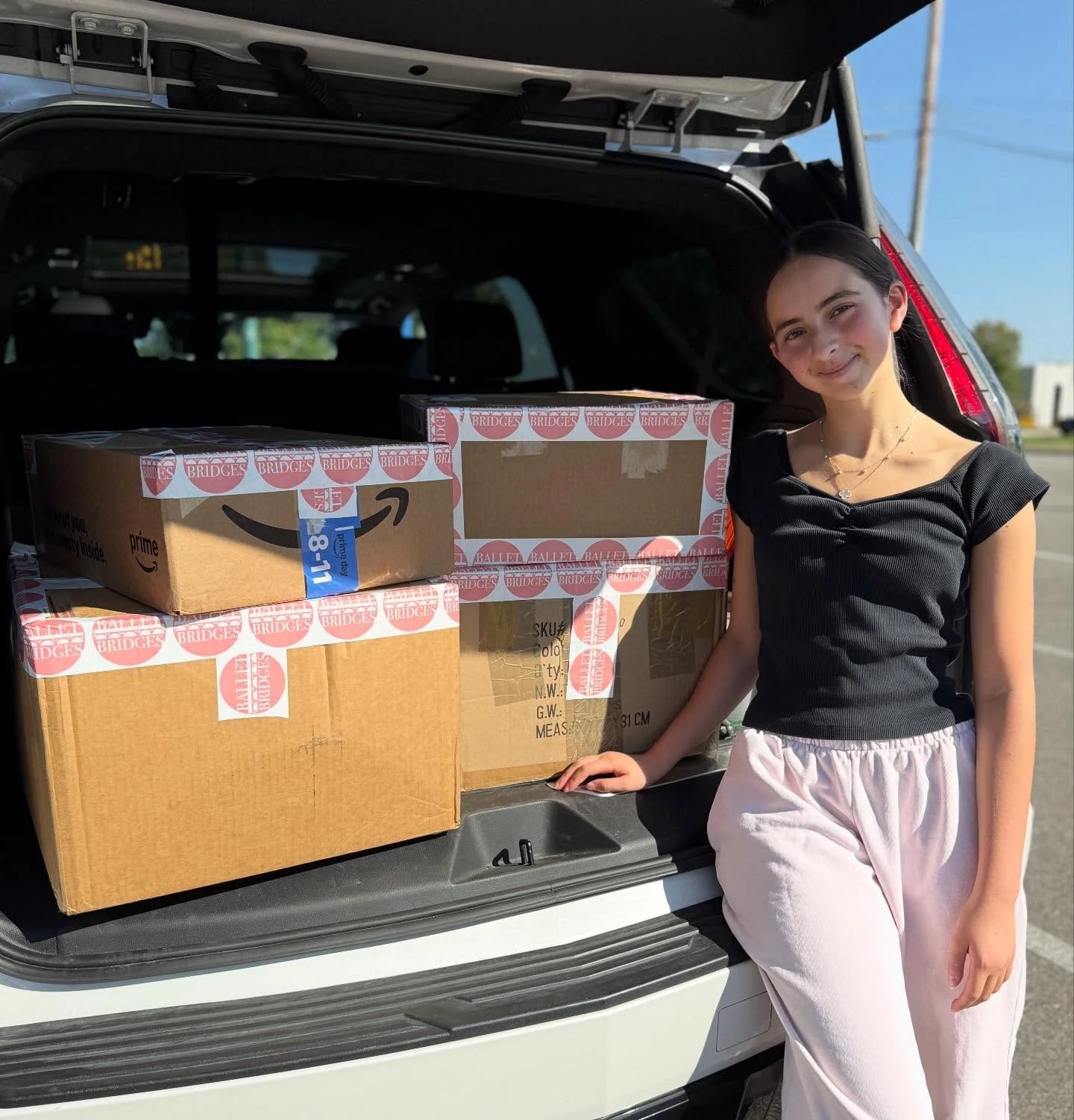 A sneak peak into shipment day!

To donate: balletbridges.com/donate
To apply for donations: balletbridges.com/apply-for-donations