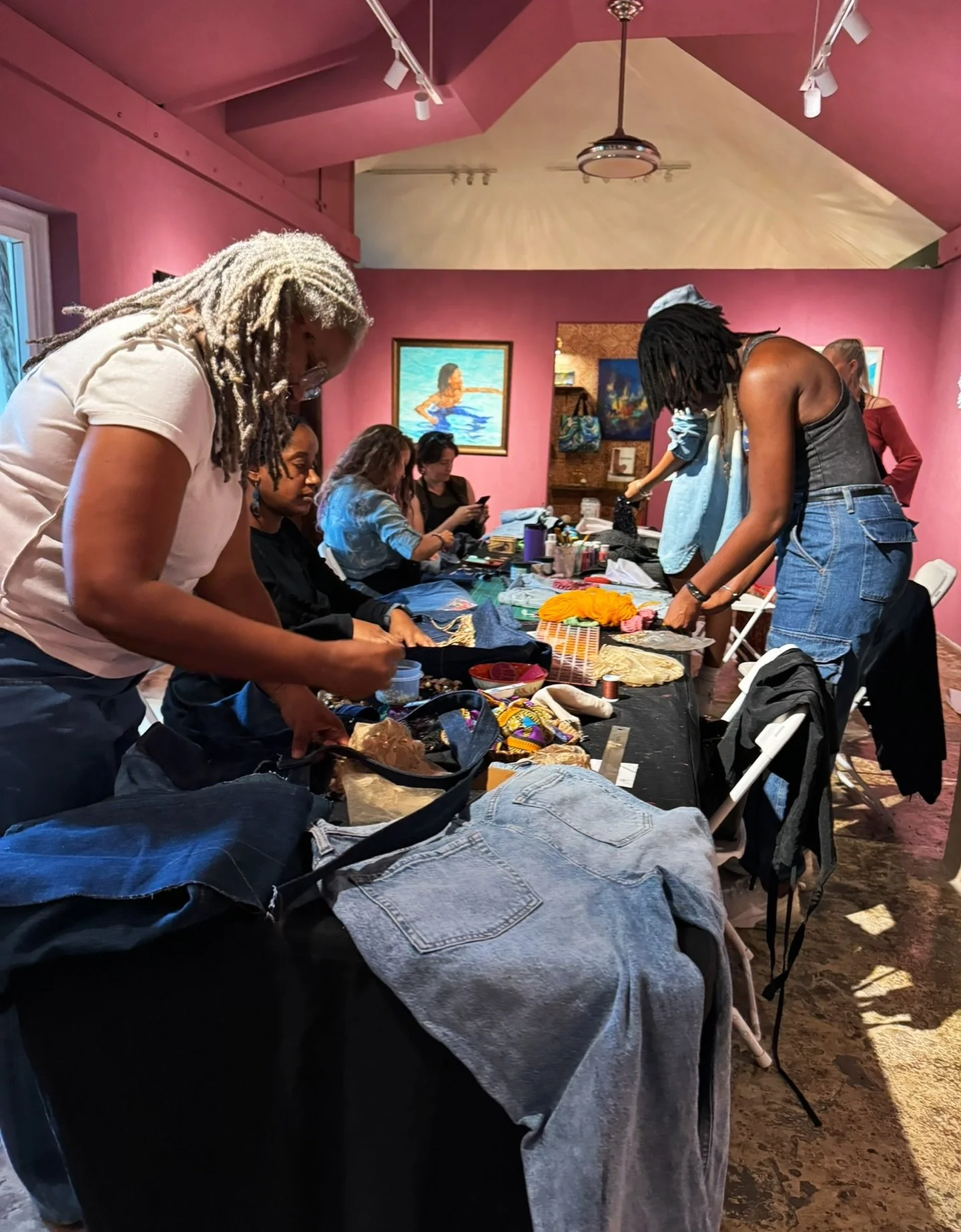 ✨ Join Kejuana&rsquo;s Upcycle Workshop on October 4th! ✂️👕

Learn how to give your old jackets a brand-new life while creating something totally unique. 🌱💫

👉 Click the link in bio to save your spot!