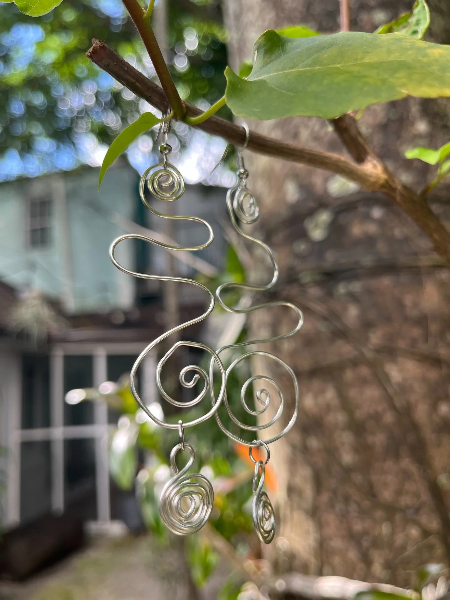 Bend, twist, and bring your ideas to life ✨

Our wire sculpting workshop on March 29th is a chance to explore, create, and connect&mdash;no pressure, just play and process.

Reserve your spot through the link in our bio or send us a DM to RSVP. Come 