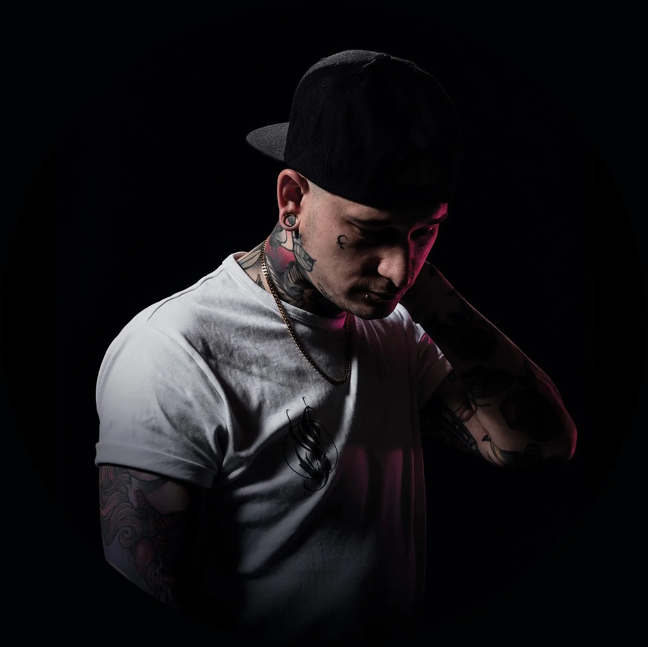 Sascha Linz ein Künstler von Schwarz Weiss Tattoo im Saarland spezialisiert auf realistic Tattoos