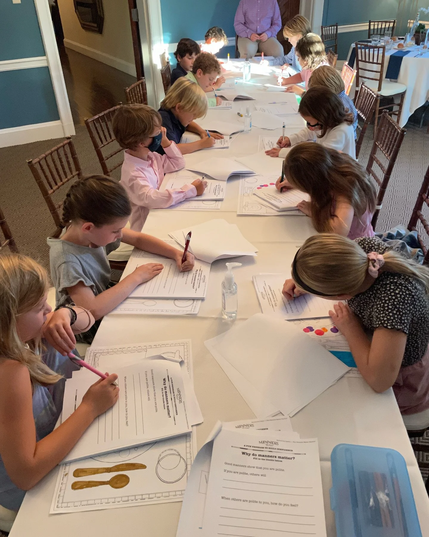 Raising Polite little ones ✨ Join our FUN Etiquette classes for kids! See link in bio for classes or DM me for a private session. #after-school #weekends #allageswelcome #eyecontact #handshakes #introductions #conversationskills #socialmediaetiquette
