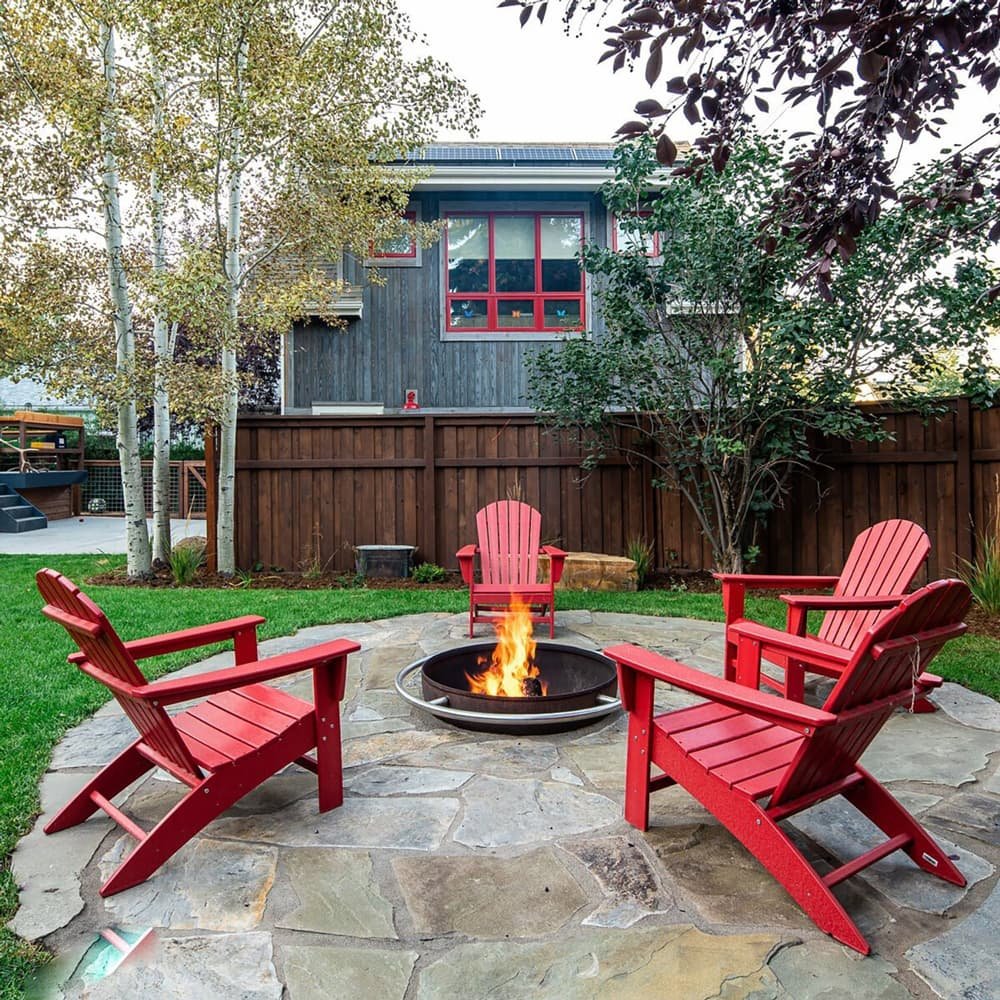 A Modern Twist on a Downtown Backyard
