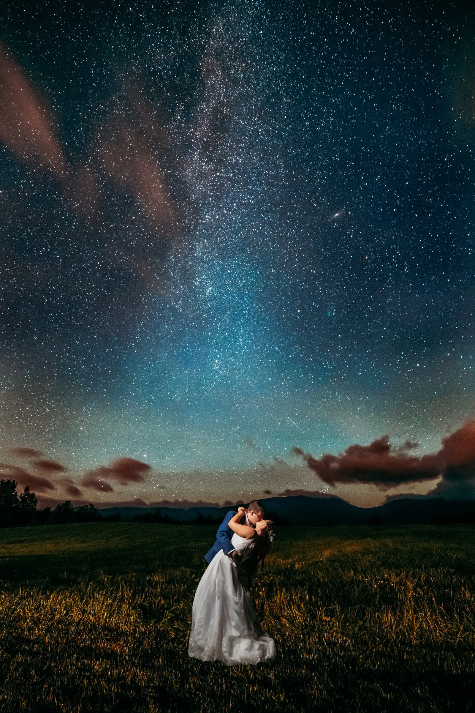 Kiss under starry sky