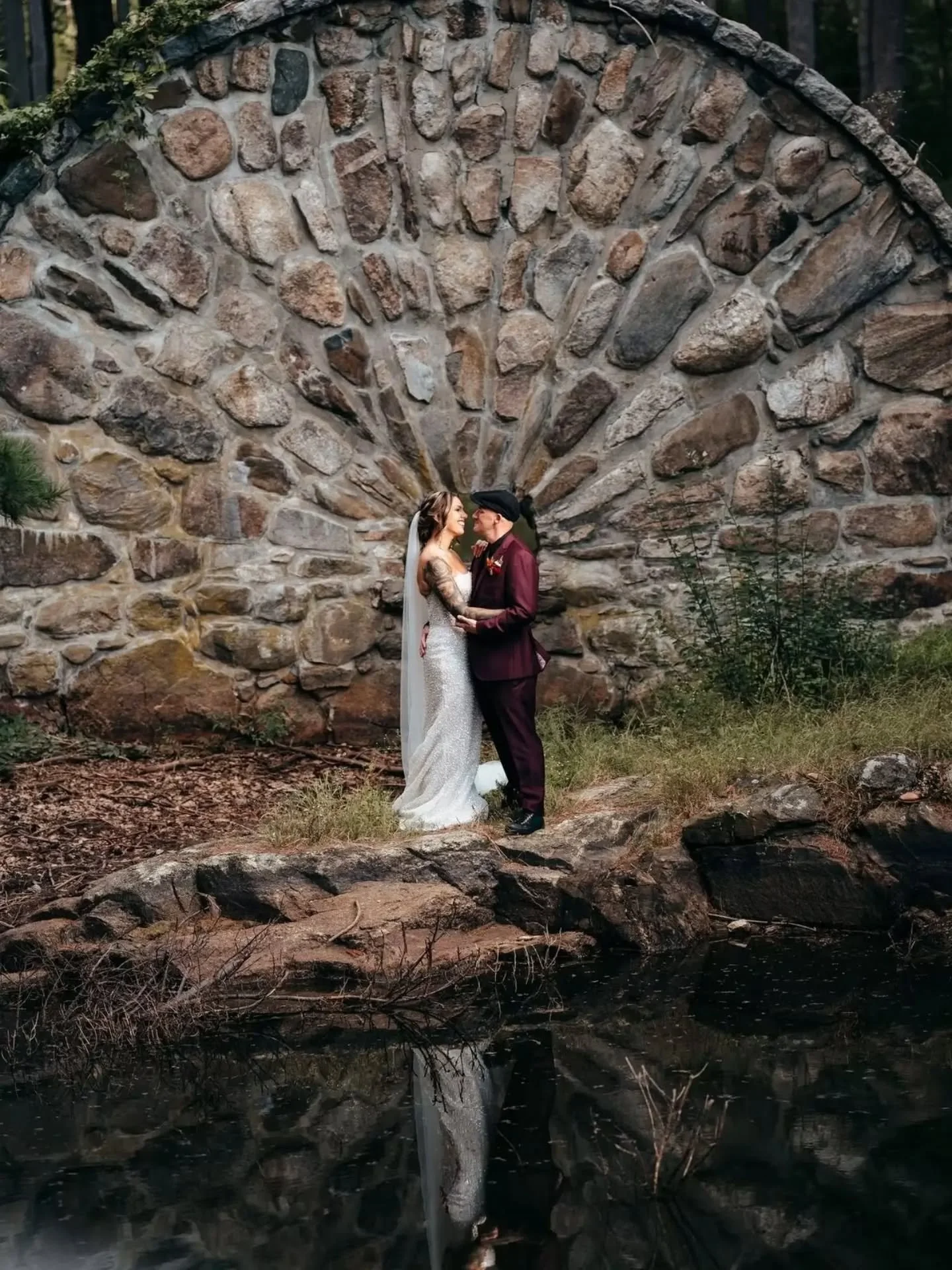 9.12.26

Kristin and Mike put together a beautiful wedding day at @searlescastleevents
