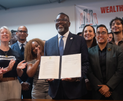 A New Bar For City Contractors, Free Mammograms, and Fiesta Boricua