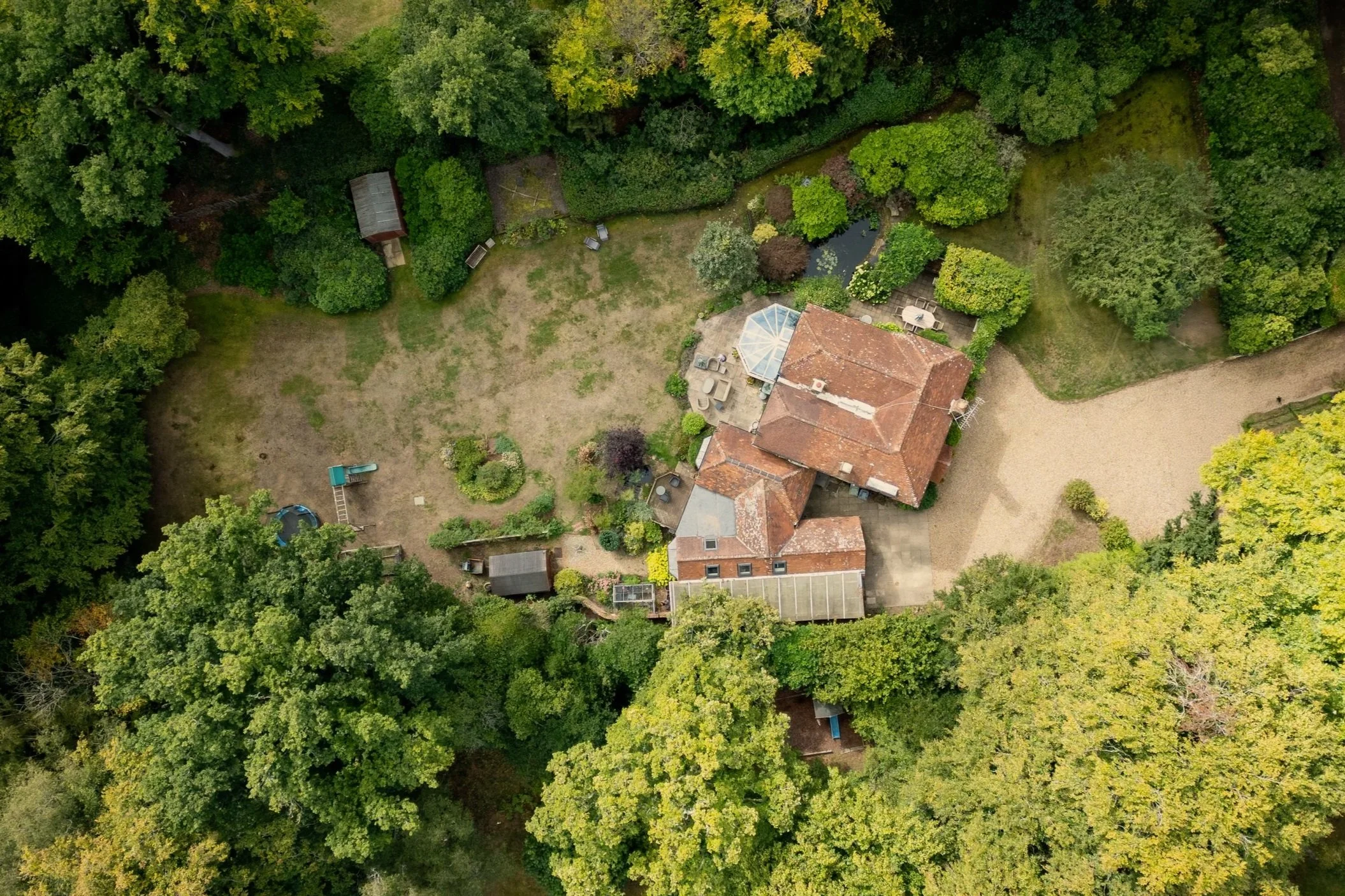 BirchesLane%2CGomshall_DRONE-4.jpg