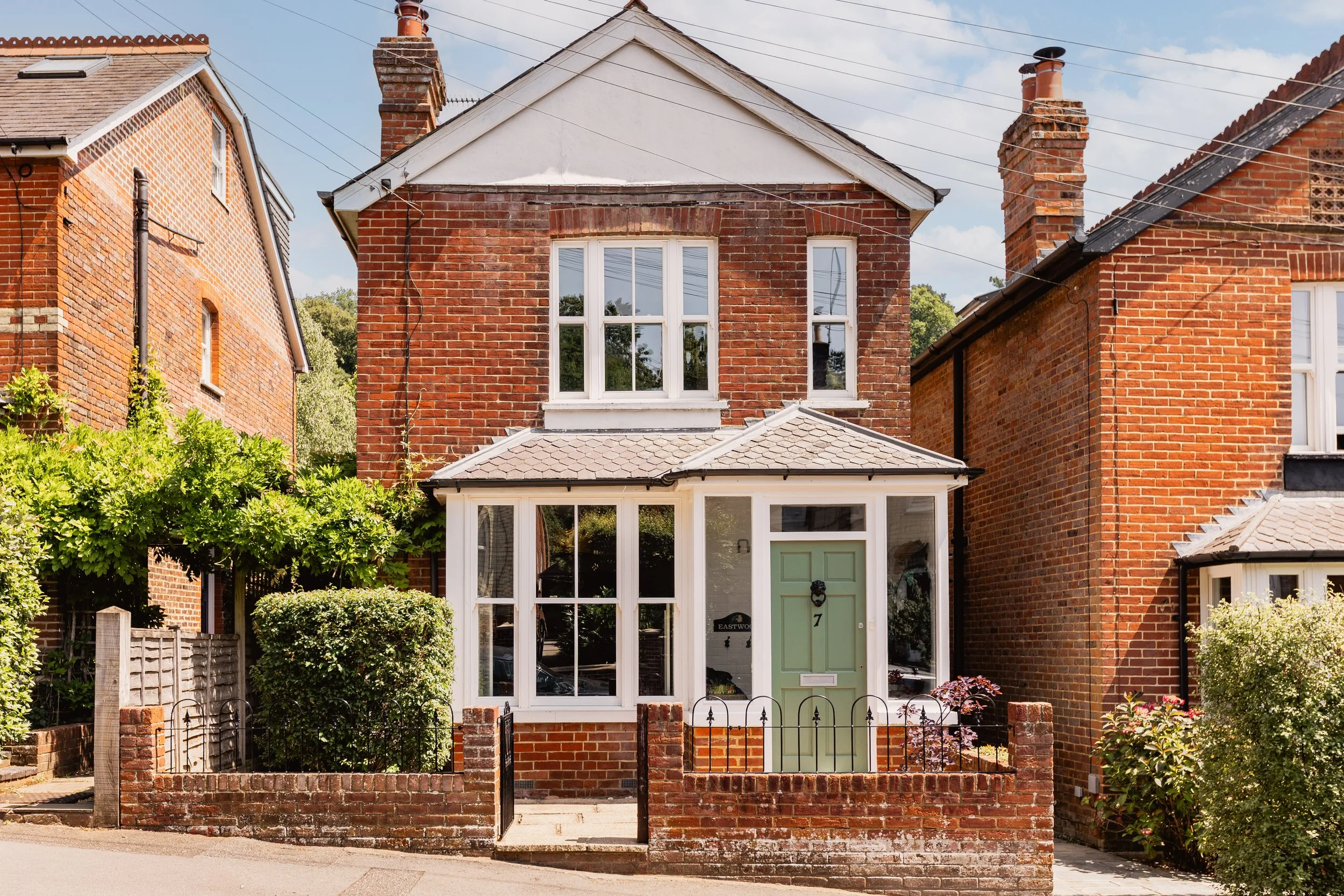 Godalming | £800k (Under Offer)