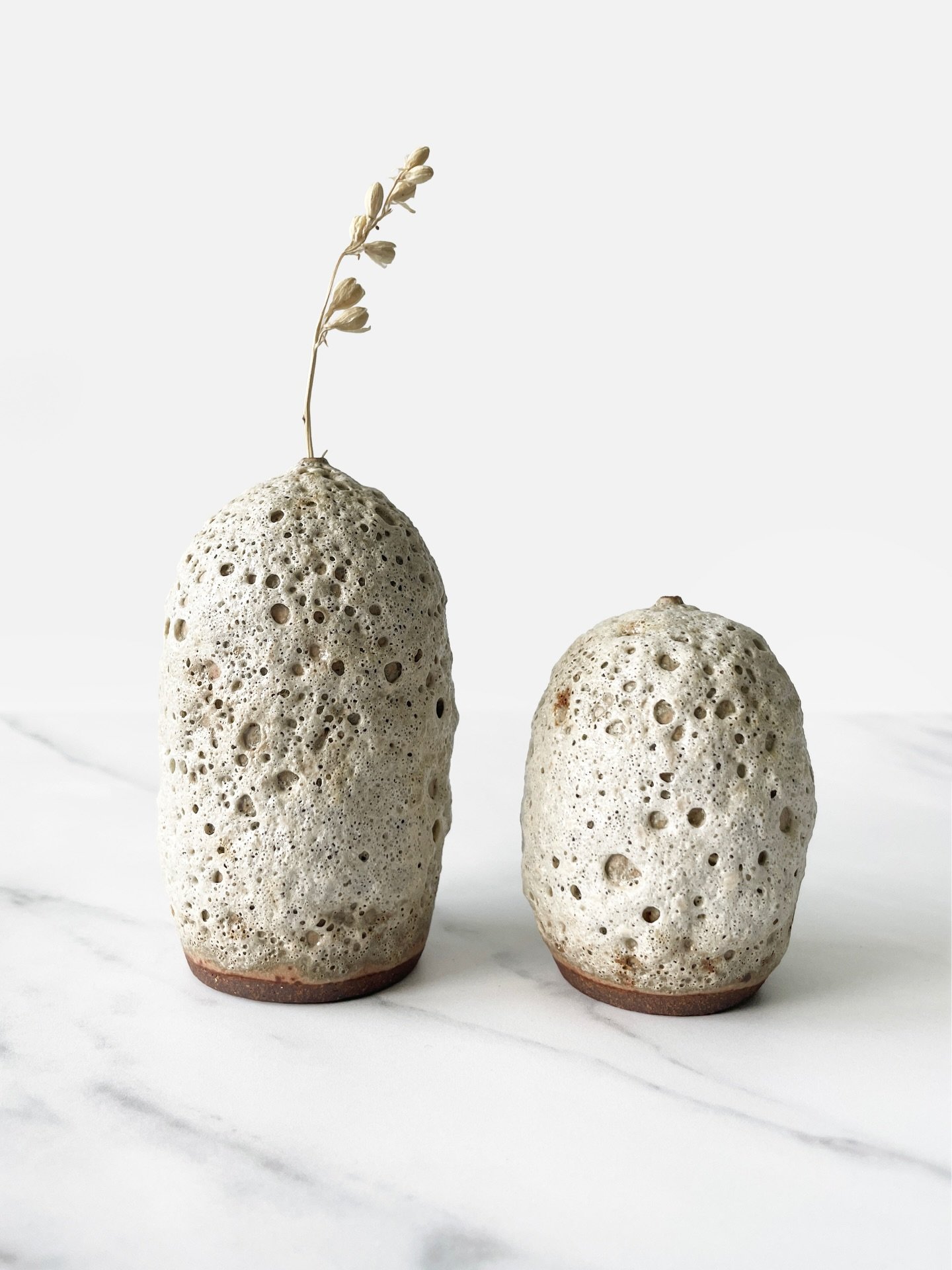 These sweet little lava weedpots will be available on the website Monday. 

If you want to shop early, signup for emails at the link in my profile 🤍

#lavaglaze #modernceramics #weedpots