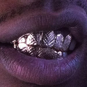Gold teeth