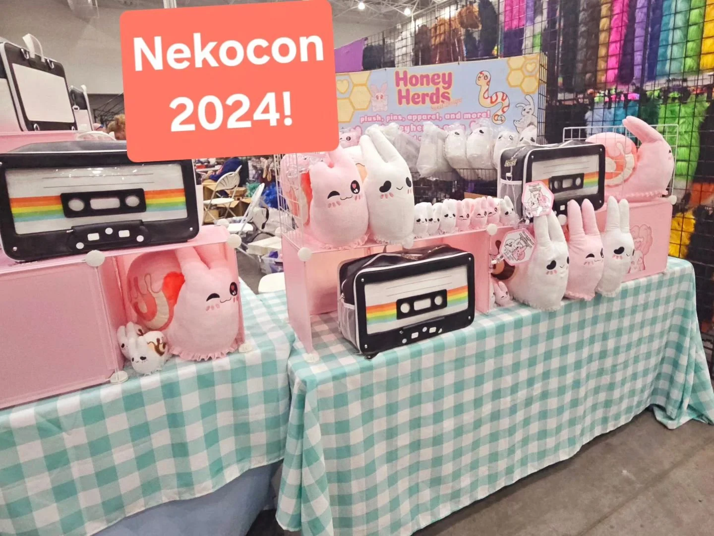 I'm at @nekocon_official this weekend in the vendor's room! 

Please stop by and say hello! I'd love to see your face :3 
We have plenty of snails and cassette ita bags at a special rate! 

#nekocon #animeconvention #cuteaesthetic #itabag #itabags #r