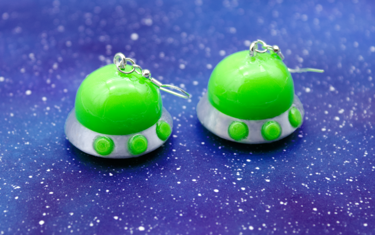 ufo earrings 1.png