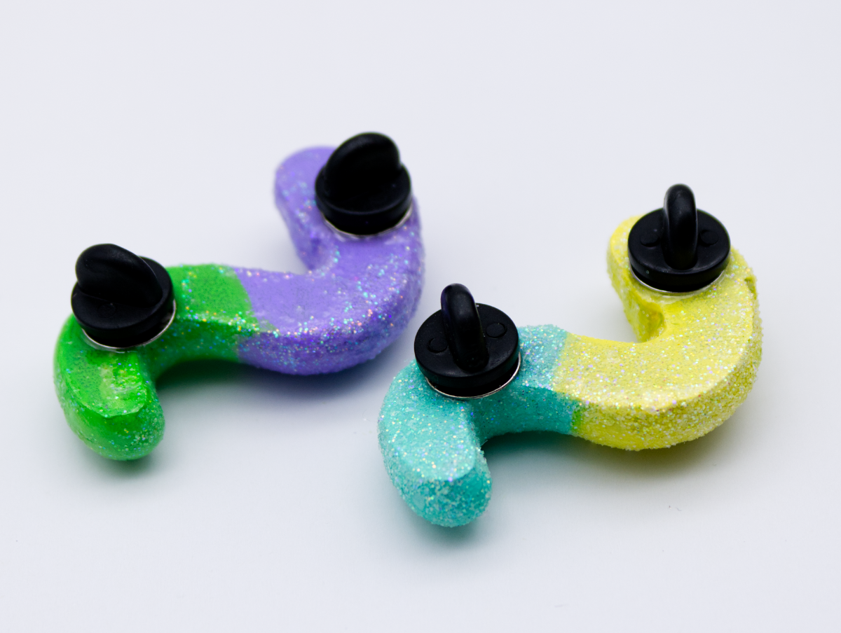 gummy worm pins back.png