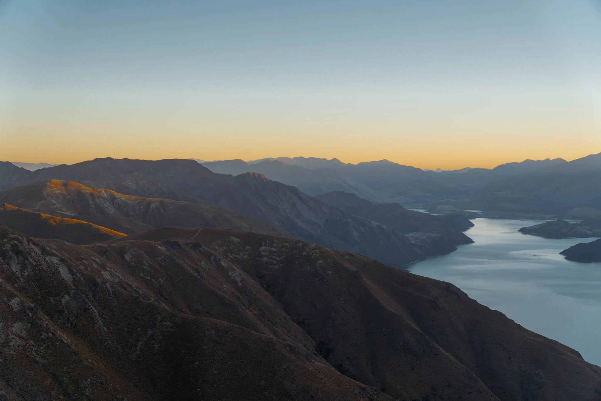 a sunset at isthmus peak in the south island of new zealand