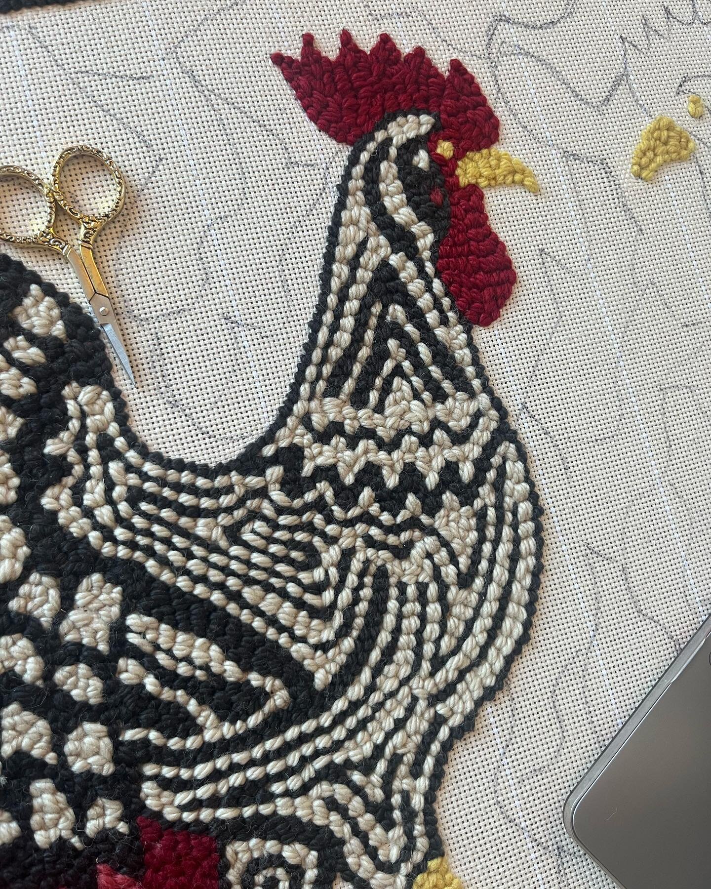 Rooster progress 🐓

#oxfordpunchneedle #punchneedle #punchneedlerughooking #yarn #mcadoo