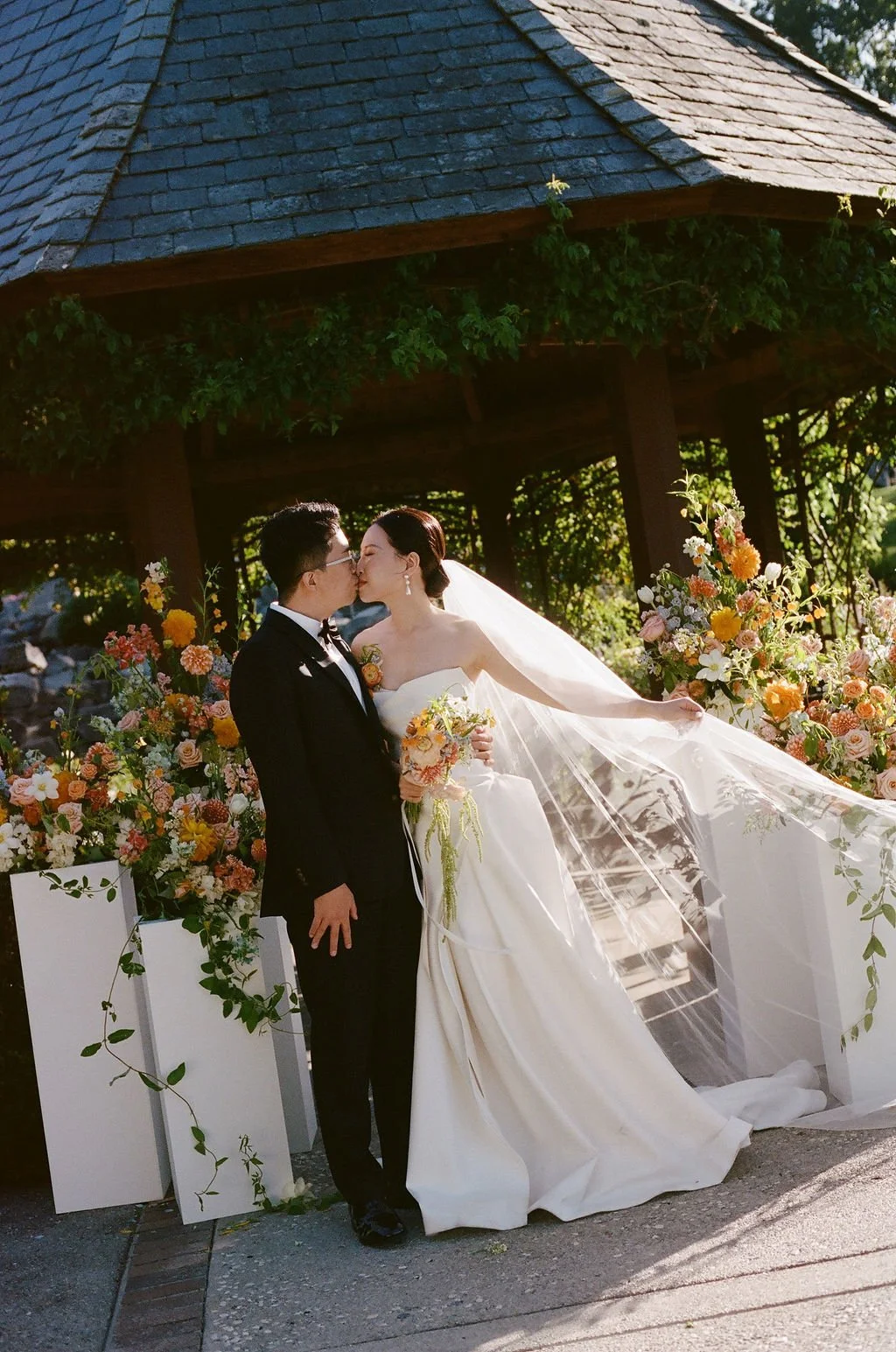 WEDDING105.jpg