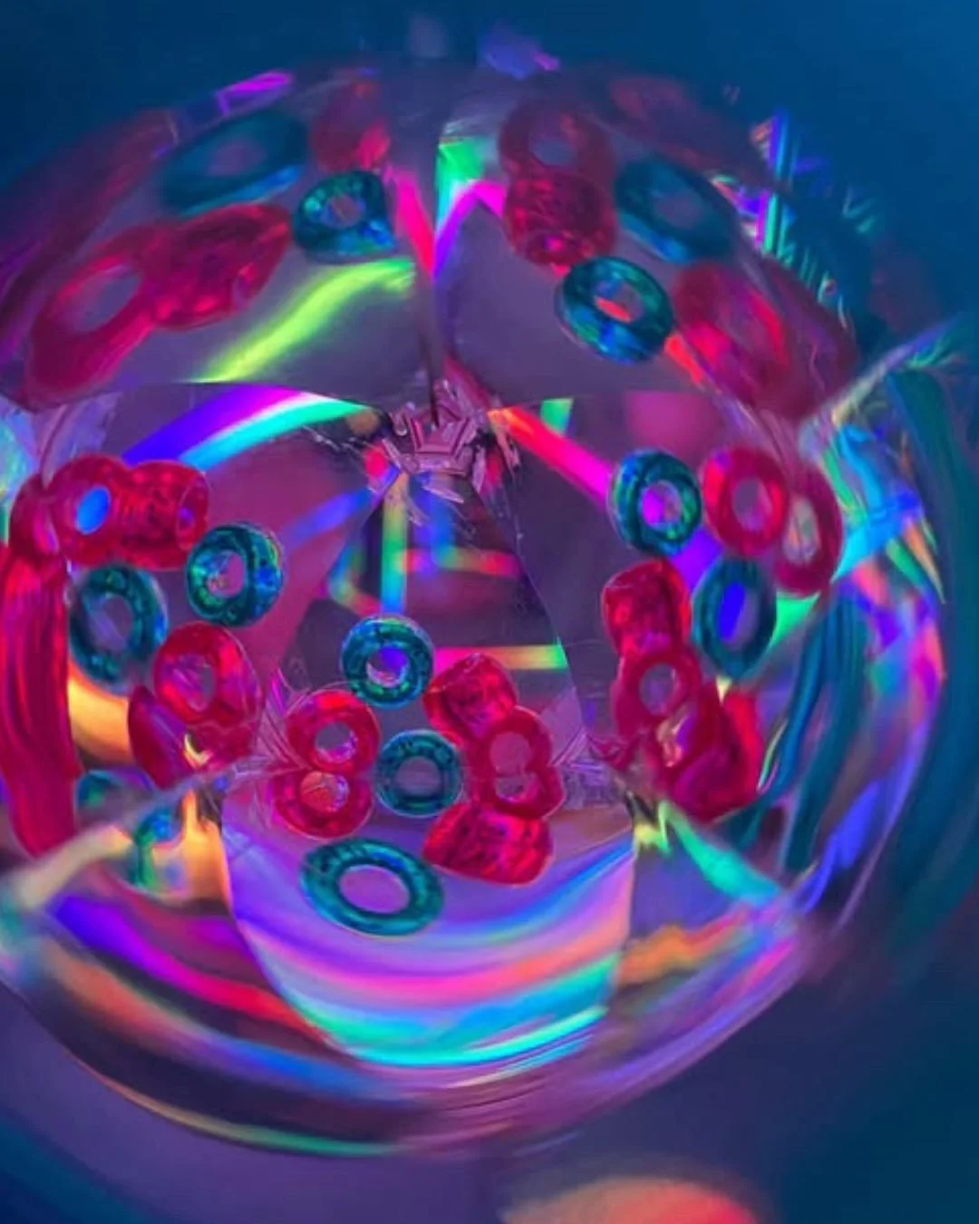 Lumiere is all wrapped up! &hellip; and watching people of all ages lose their minds over a bedazzled cardboard tube was truly a highlight 😂💖
Swipe for some snaps of the drop in Kaleidoscope craft station I hosted at Jim Deva plaza this past weeken