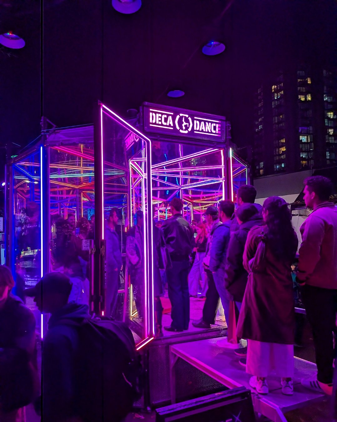 The line up for most of the weekend at Lumiere!😅

Decadance is an immersive installation featuring a 10 sided room lined with infinity mirrors. It has to be experienced to really understand it all.... but its kinda like walking into a giant Kaleidos