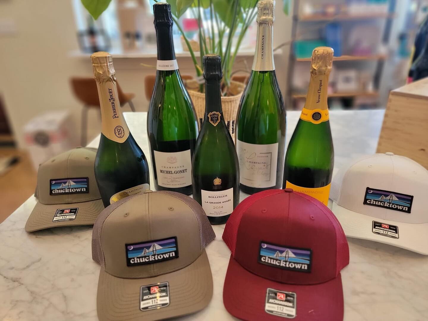 Happy Bridge Run Weekend! 

Make sure to stop by and pick up some bomb bars for tomorrow&rsquo;s run. Then stop back for some celebratory bubbles! 

🏃&zwj;♀️ 🏃&zwj;♂️ 🏃