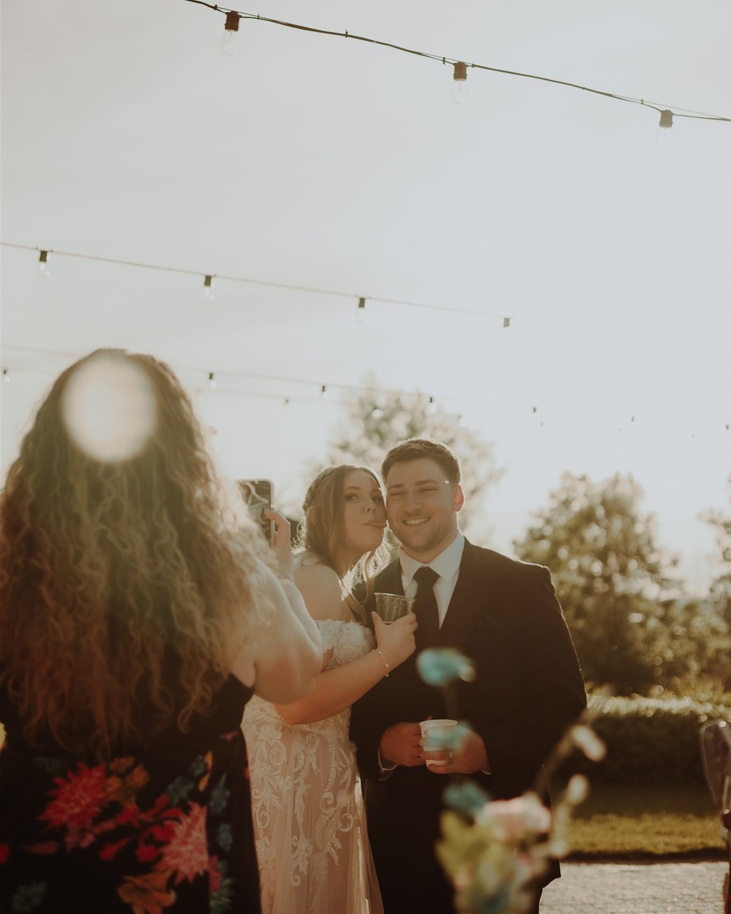 Someone tell me why I LOVE taking shots of people taking photos on their phones at weddings ? 🤣 They&rsquo;re literally some of my favorite captures for some reason and I have no idea why? 

#spokanephotographer #spokaneweddingphotographer #spokanew