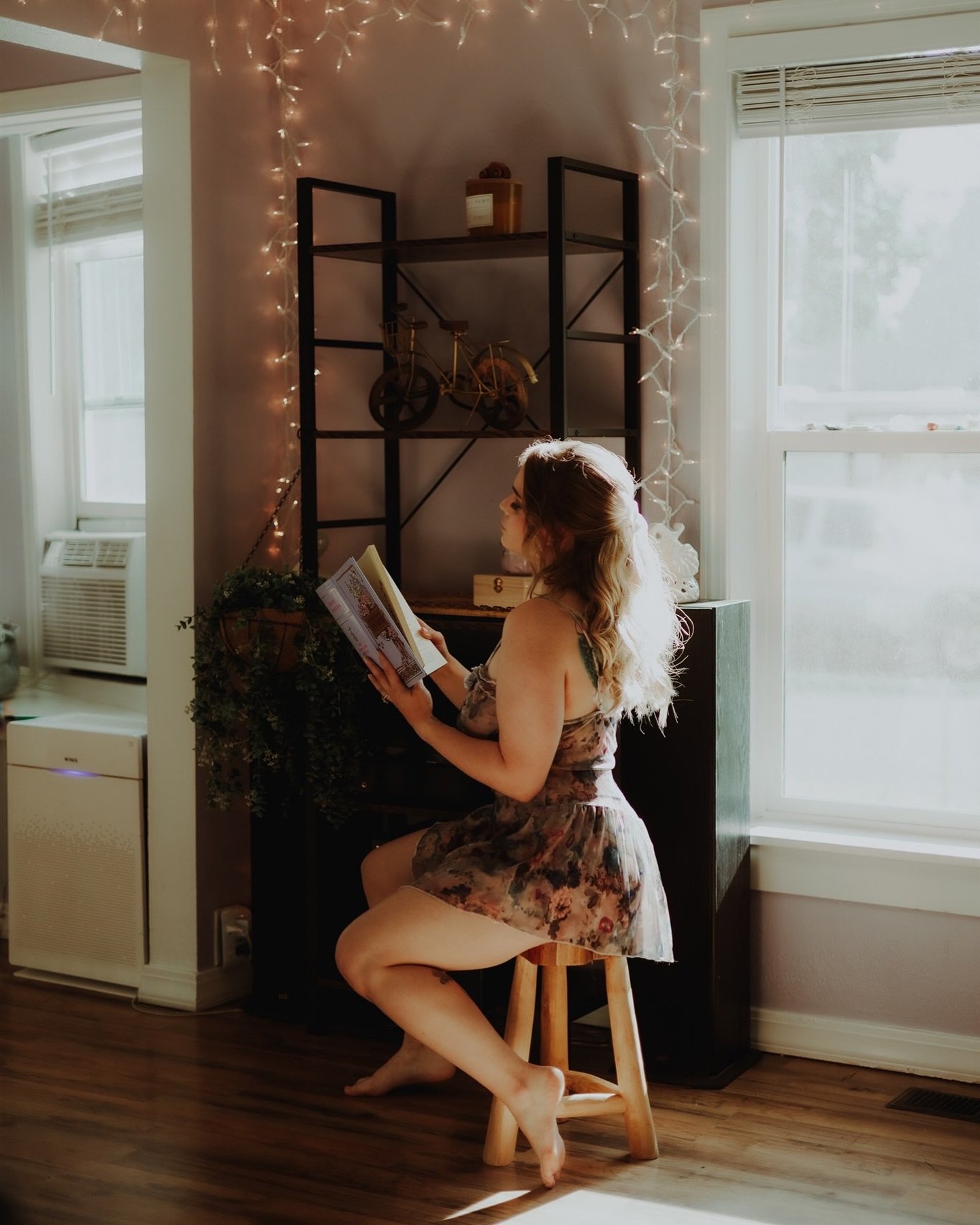 Girl things ✨ 

#spokanephotographer #spokaneboudoir #bridalboudoir #girlthings #moodyedits #spokanedoesntsuck #cdaphotographer #spokaneweddingphotographer #spokanehair #spokanemakeup #bookworm