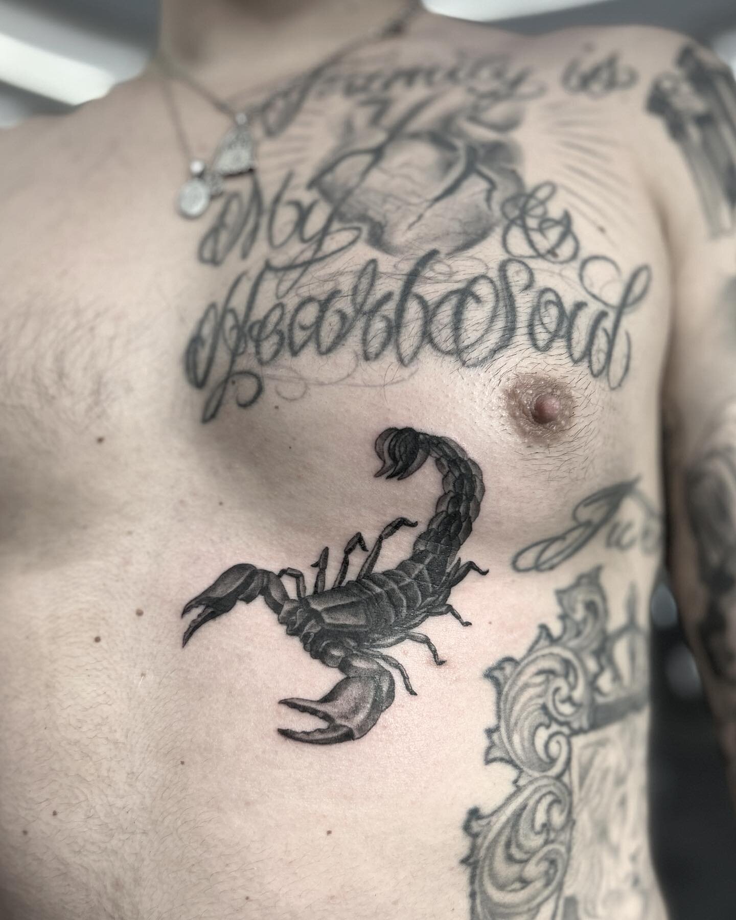 Scorpion for @kyle_caputo 🦂
Done at @gangatattoola 
.
Tattoo made with @hustlebutterdeluxe products 
Needles @pepax.official 
.
#tattoo #scorpio #scorpiotattoo #blurryeffect #fineline #blackwork #losangeles #ink #art #la