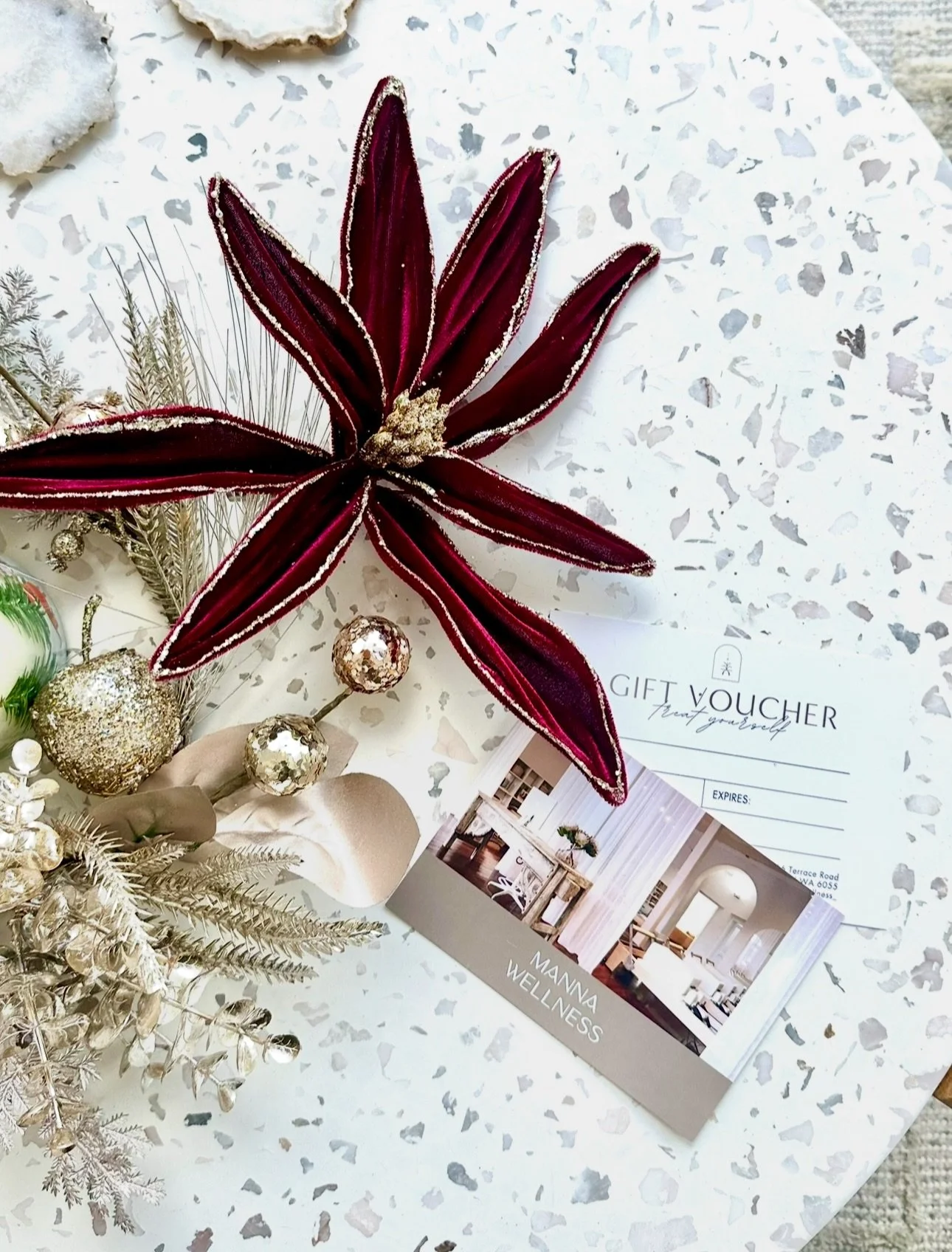 🎄 Get your Christmas sorted early! 🎄

Looking for the perfect gift for friends, family or that special someone? Our beautiful gift vouchers are here to make gifting easy (and stylish!)✨💝

They can be used for any of our Pilates packs or clinic ser