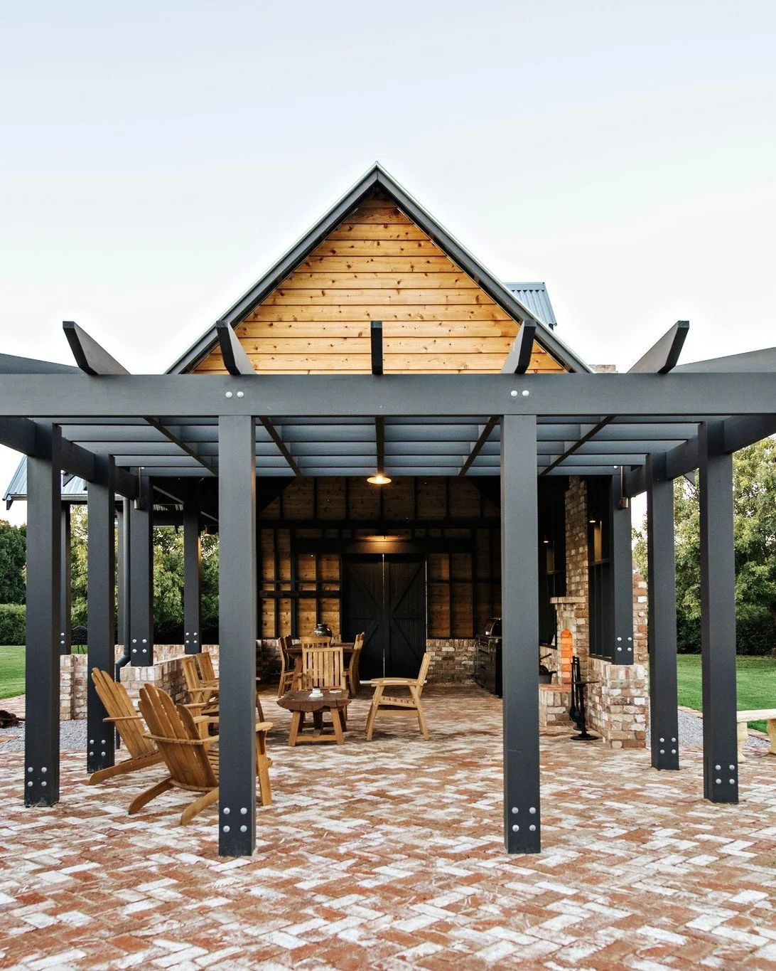 This warm spring weather is just made for al-fresco dining...

We took a cutting-edge approach to indoor/outdoor living with this BBQ extension at our Myrtle Brae Farm project, creating the ultimate al fresco dining &amp; living space.

We mixed ceda