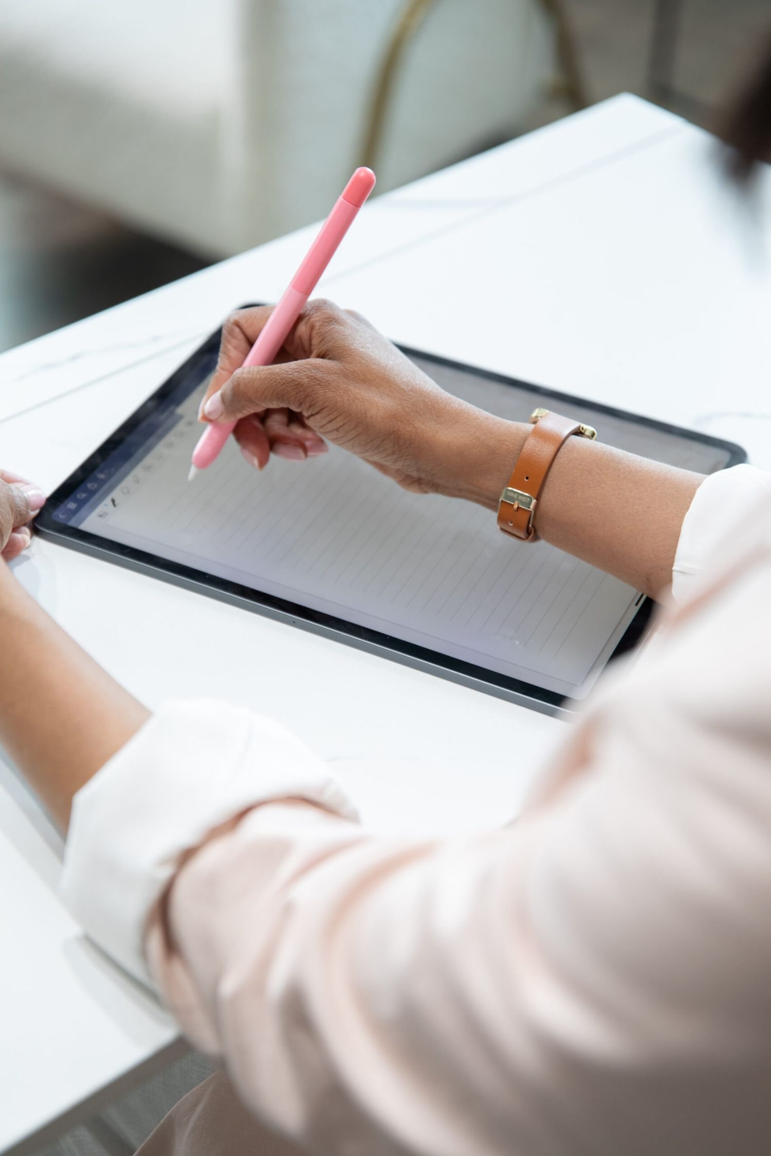 Why Generic Brand Messaging Doesn’t Work: A Better Way to Attract Ideal Clients
