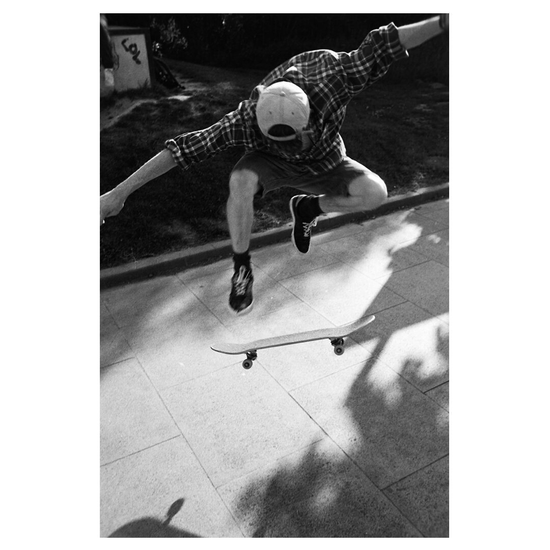 More aberystwyth skaters. 
Thanks to this guy for trying out a whole bunch of moves while i got the shots. Please tag him if you know him!

 #aberystwyth #aberystwythskatepark #aberystwythskaters #skaterboy #skaterboy #skaterboi #fomapan200 #streetph
