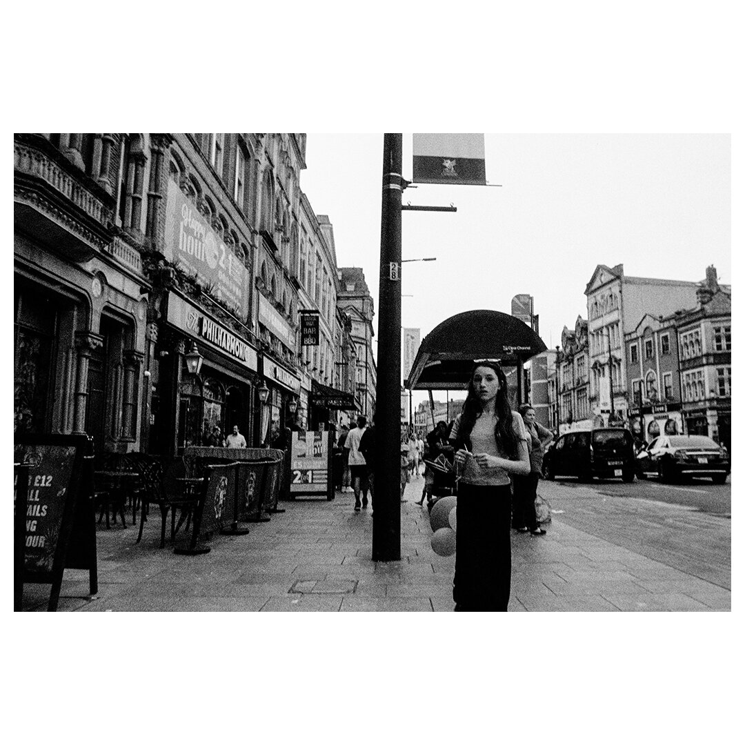 #streetphotography #pushingfilm #35mmstreetphotography #shootfilm #streetshots_globally #35mmphotography #shootfilmnotmegapixels #35mmfilm #blackandwhitephotography #35mmfilmphotography #35mm #fomapan400 #shootfilmstaybroke #cardiff #CardiffCity #wel