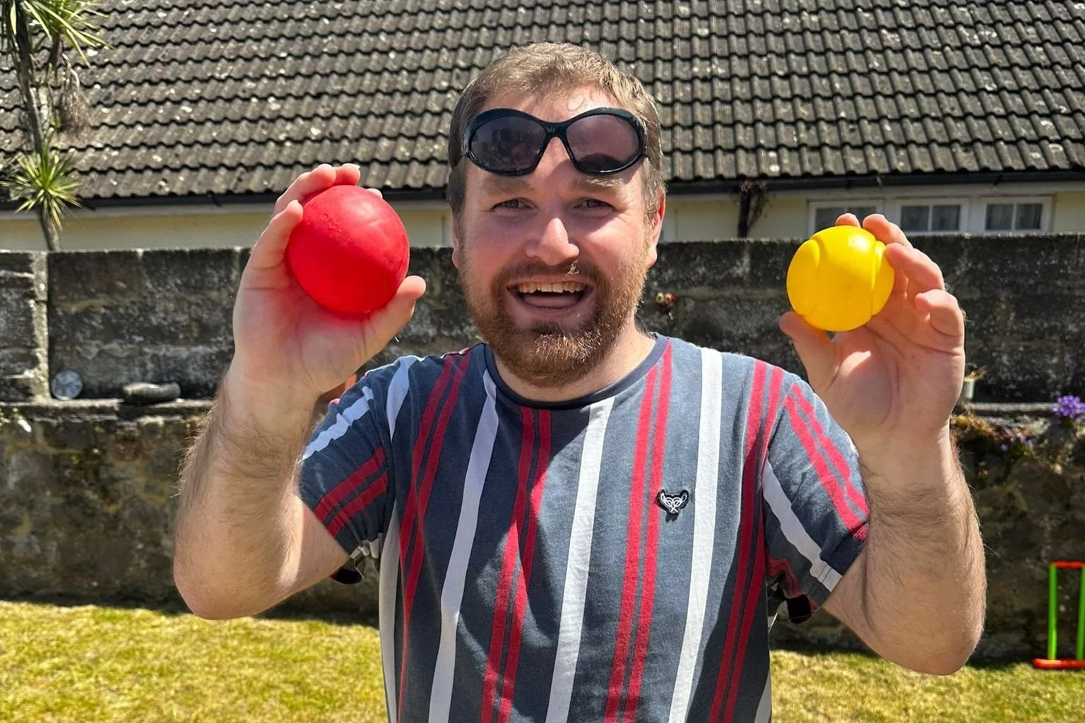 Image of Cintre resident juggling.
