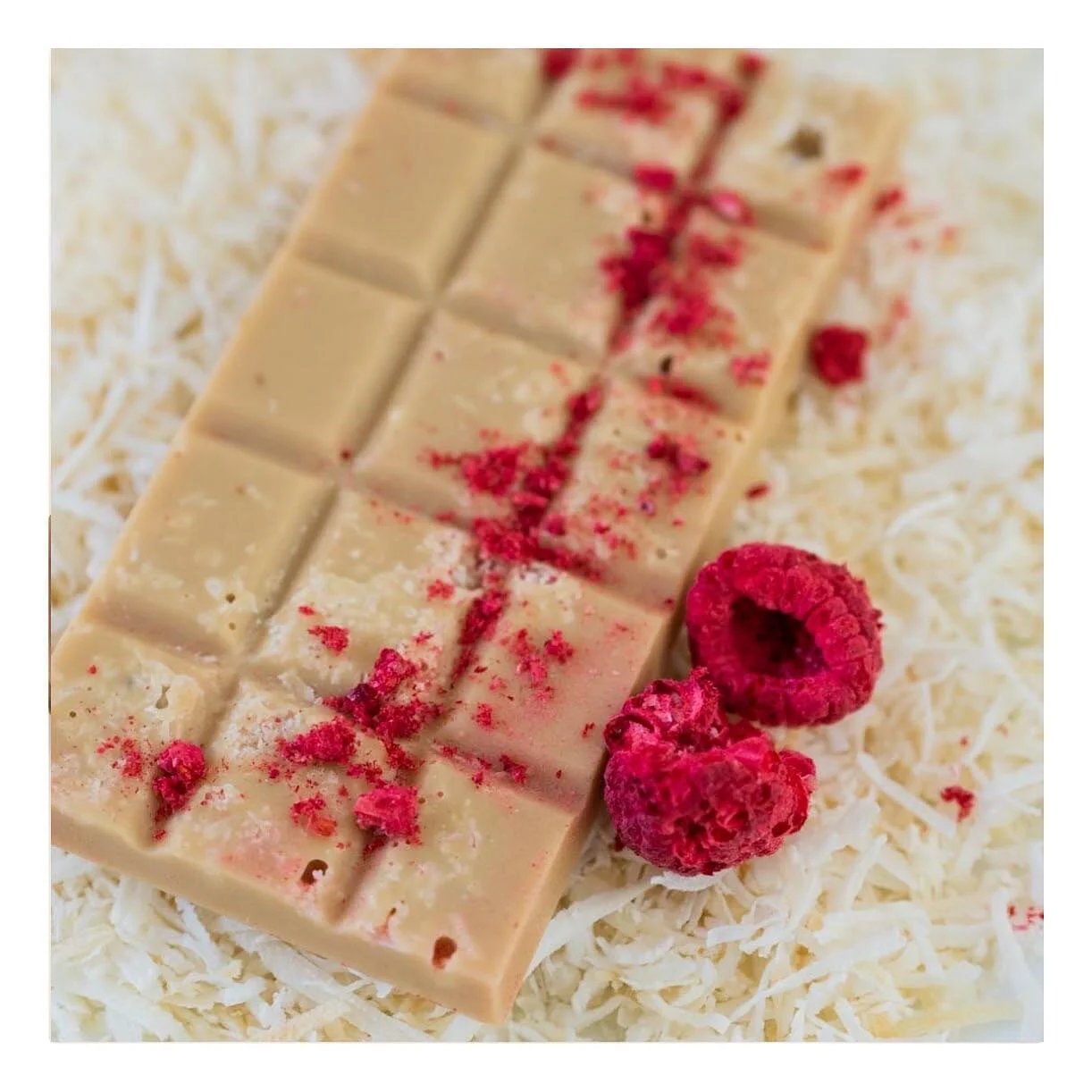 &iexcl;Hoy es el d&iacute;a perfecto para celebrar el dulce placer del chocolate! 🍫

En eleBele, estamos emocionados de unirnos a esta celebraci&oacute;n y compartir nuestra pasi&oacute;n por el chocolate con todos ustedes. Desde nuestros chocolates