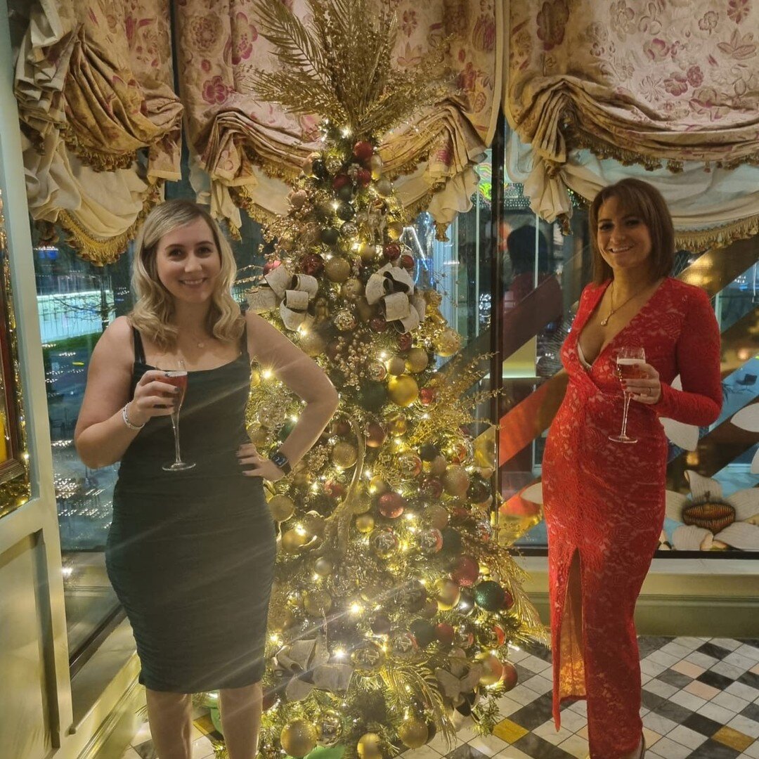 It wouldn't be Christmas without an obligatory picture next to the Christmas tree. 

The tree looks stunning, and so do the ladies. 

#christmas