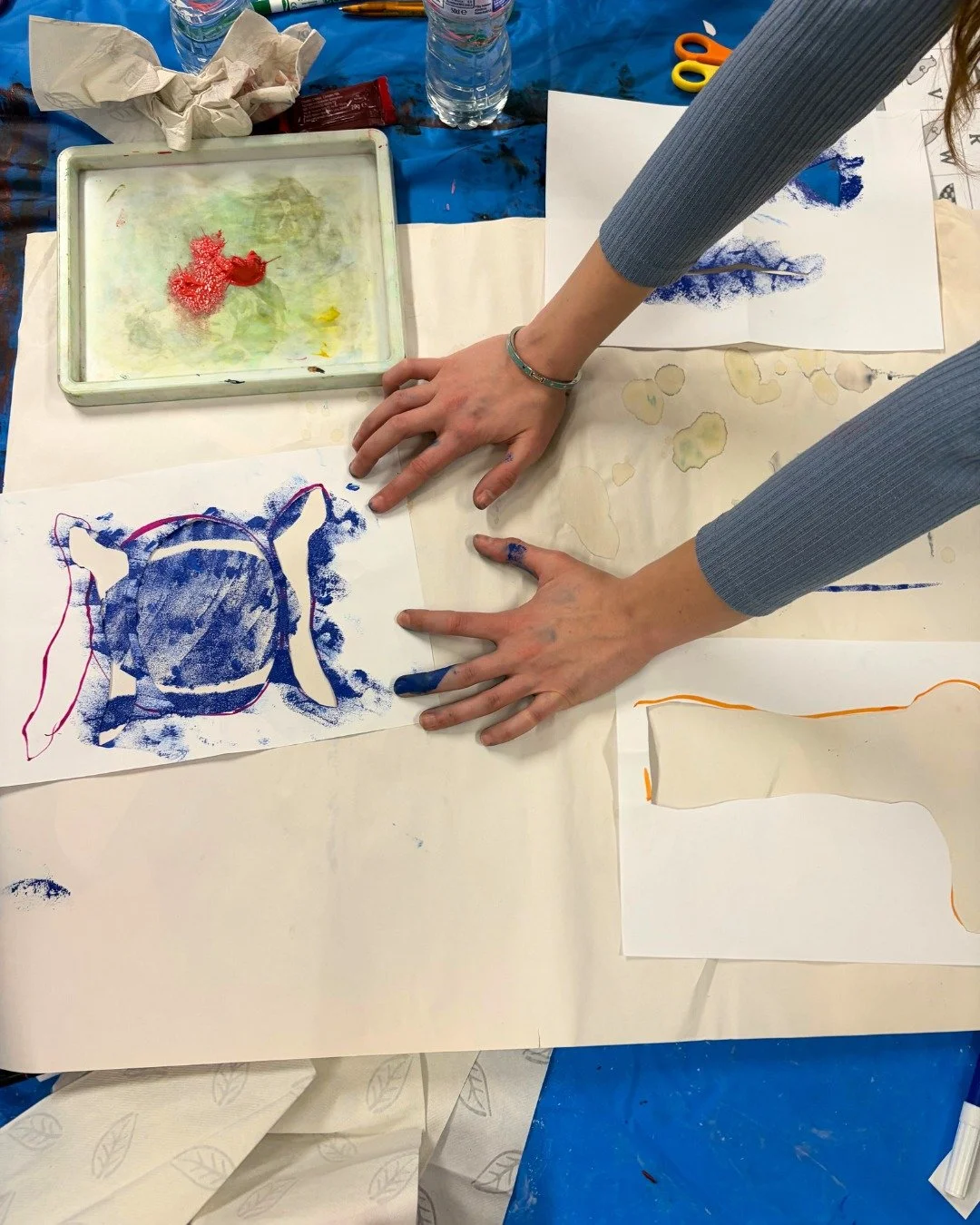 After a restful holiday season, our workshop programme, Engage Here @engage.here is back in action - working with paper pleasures, mark making, hand tracing and symbols 🔆

With collaborative work at the forefront of our most recent workshop session,