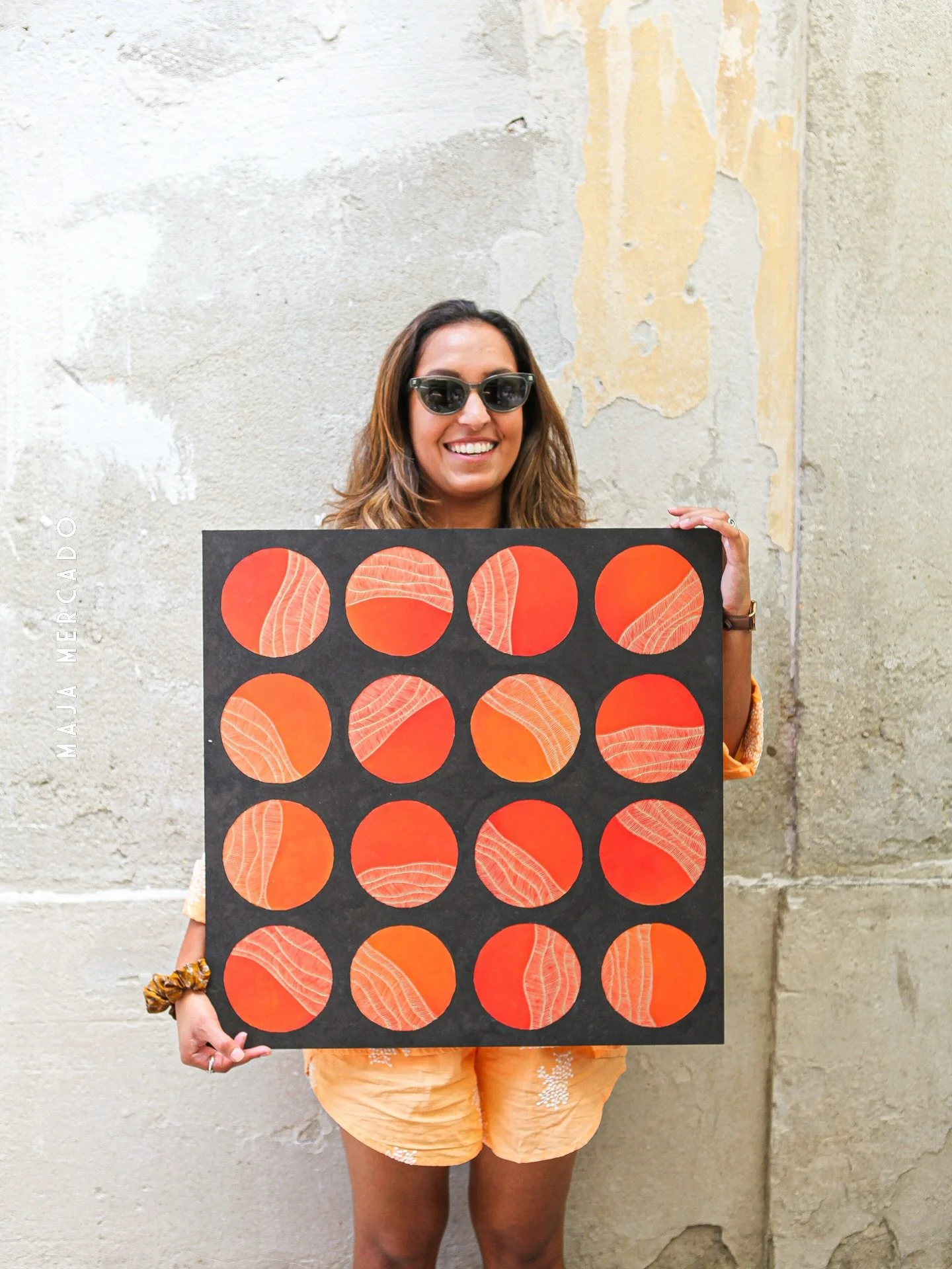 Cheesin&rsquo; big with &ldquo;16 little happy sunsets&rdquo;  before it had a frame ☀️ 
It&rsquo;s now available framed (61.5 x 61.5 cm)
Or as a print at a similar size.  DM for info!

📸 by the wonderful Maja Mercado team
 #woodcut  #artonwood #woo