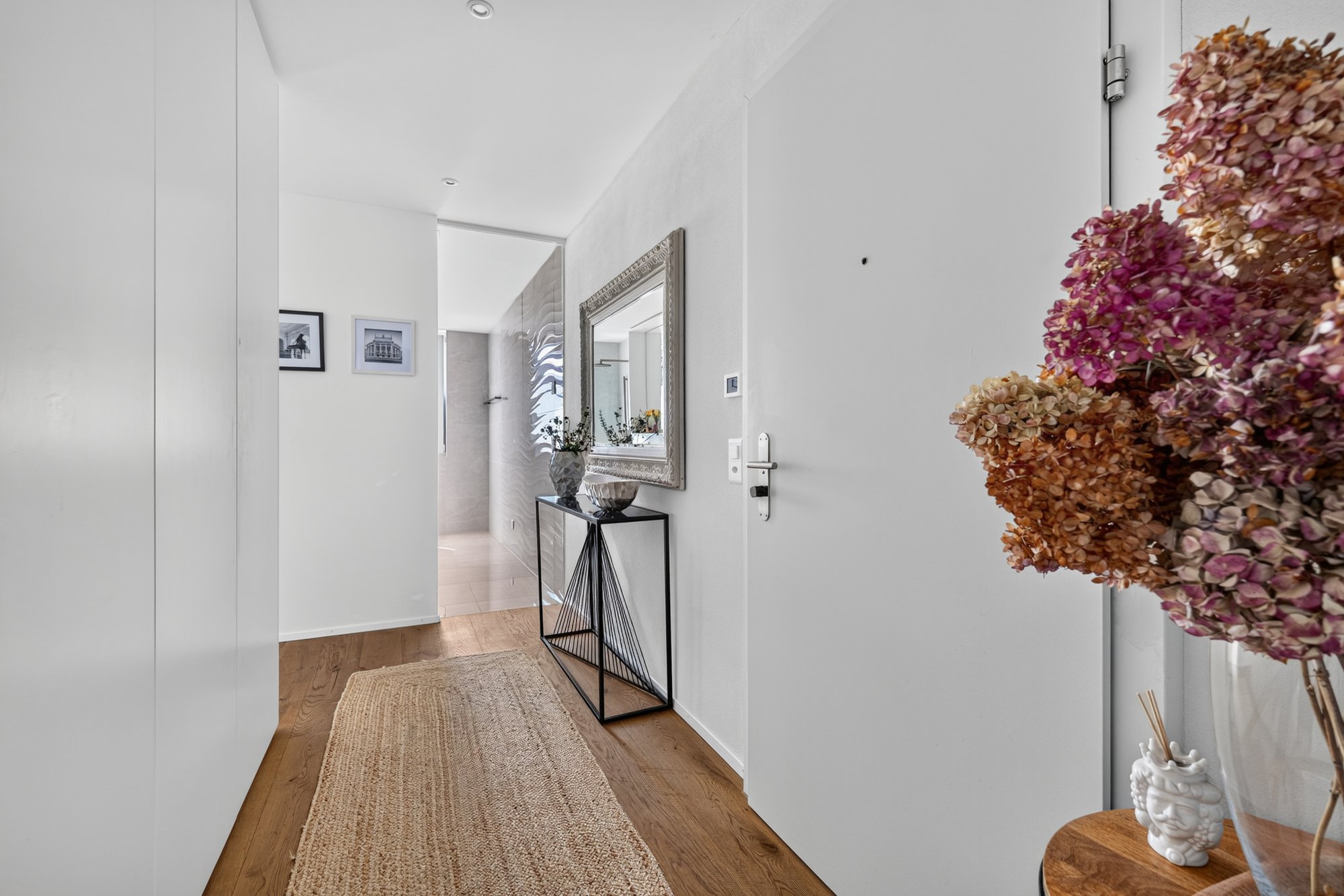 Eingang mit Garderobenschrank