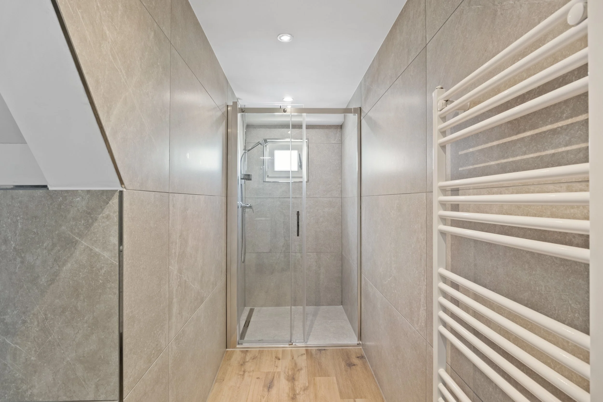 Dusche im DG