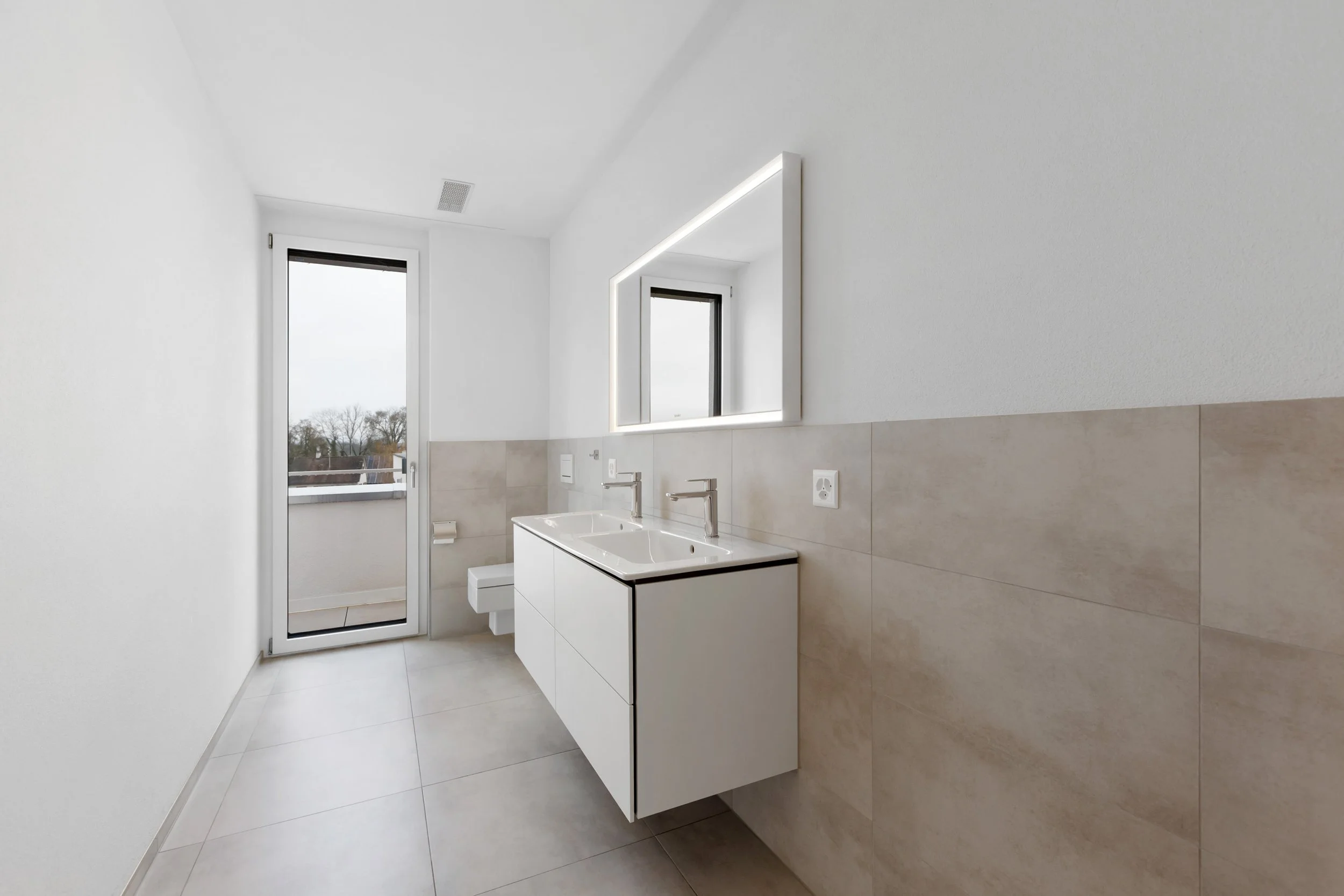 Toiletten mit Tageslicht