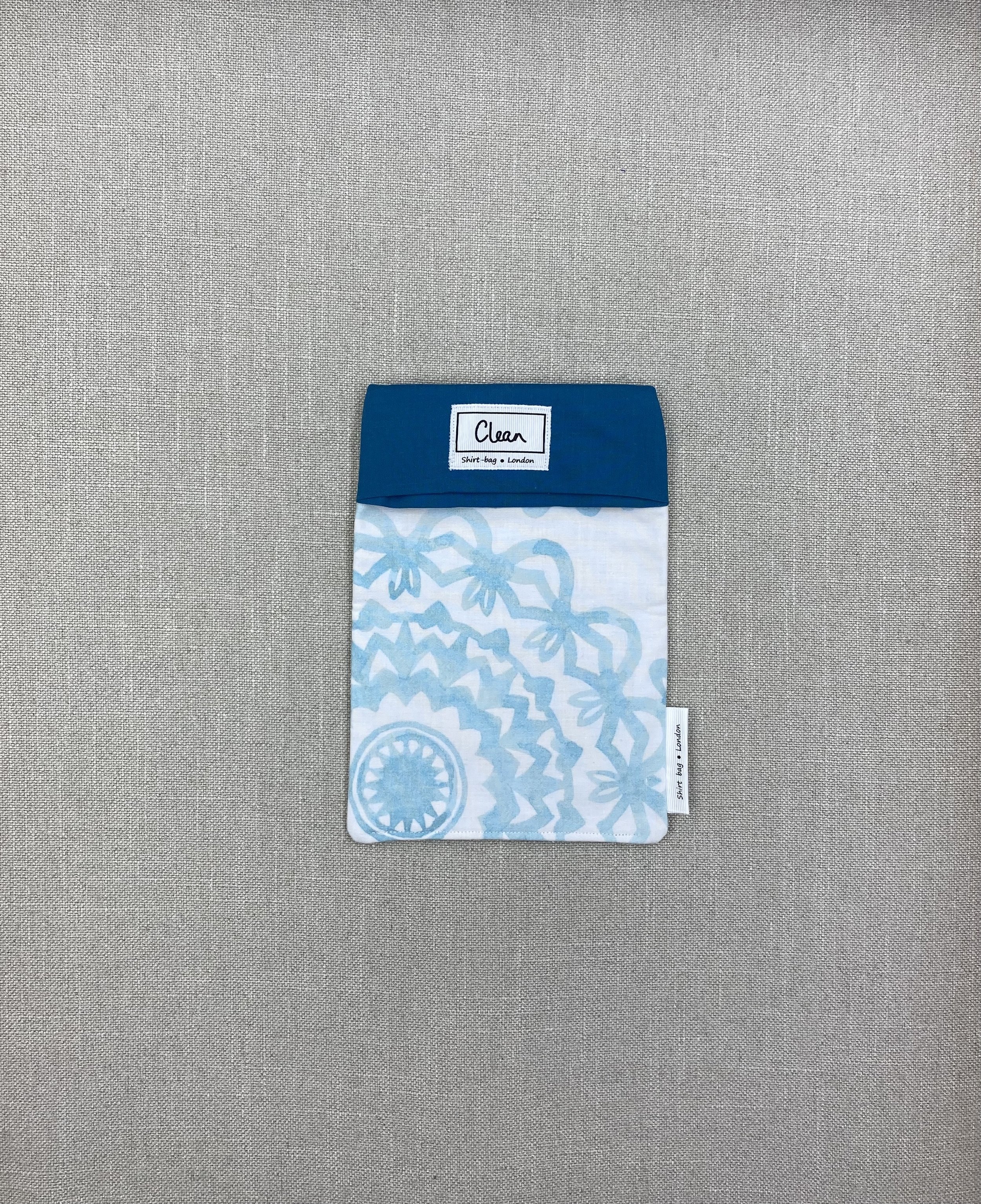 Aqua flower on white with teal top - small.jpeg