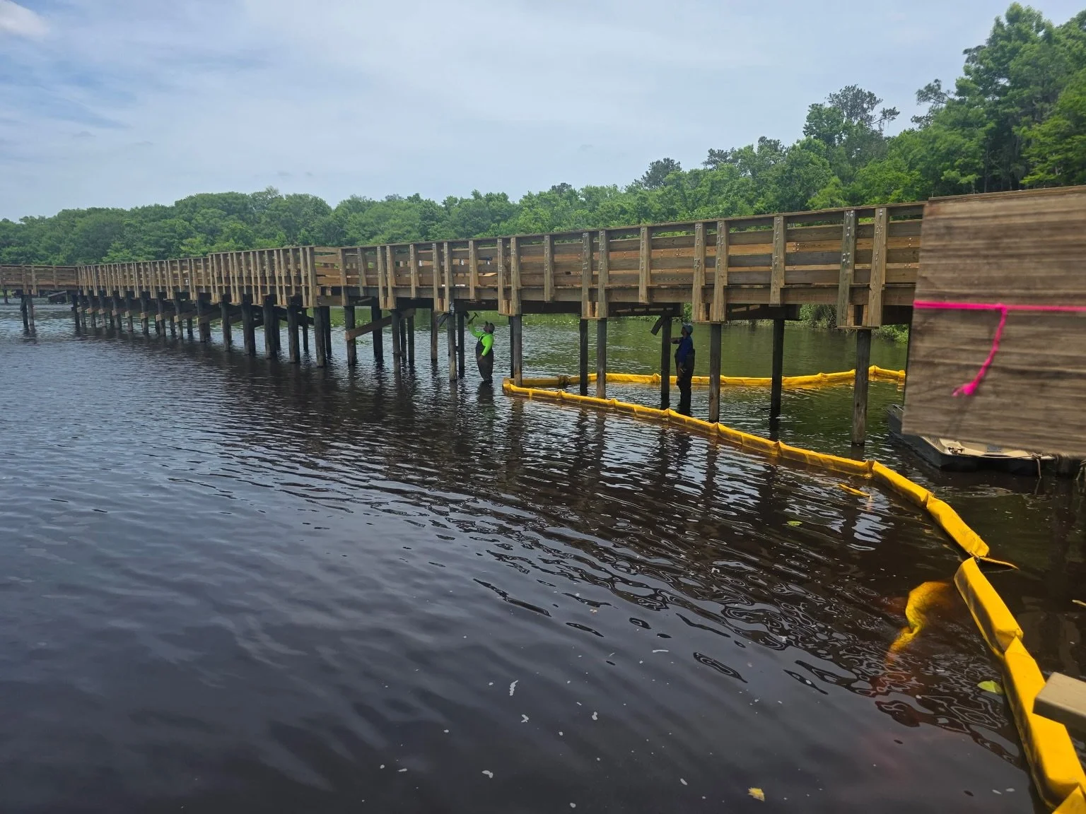 Lake Ashby Pier update 🙌 We&rsquo;ve officially completed demolition and are now on the final stretch of the rebuild!

This project has taken coordination from every angle &mdash; crews in the water, on the boat, on the structure, and on land all wo