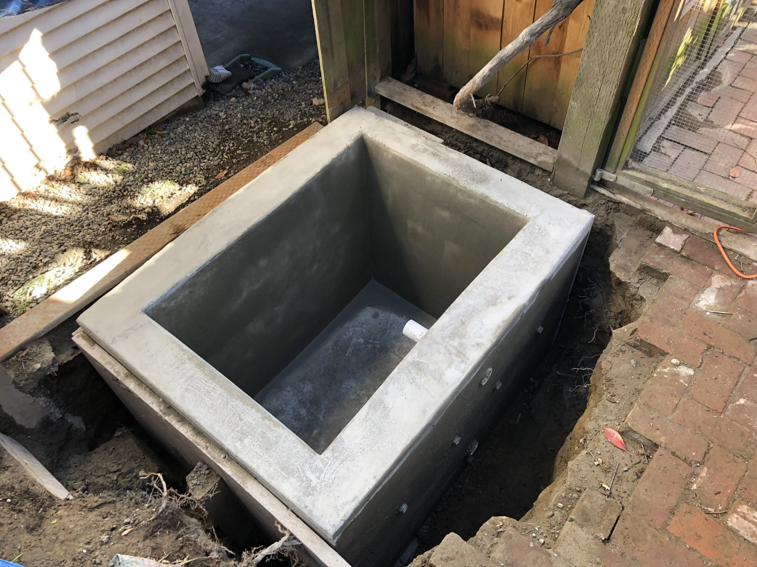 Once the concrete had cured, I pulled off the forms