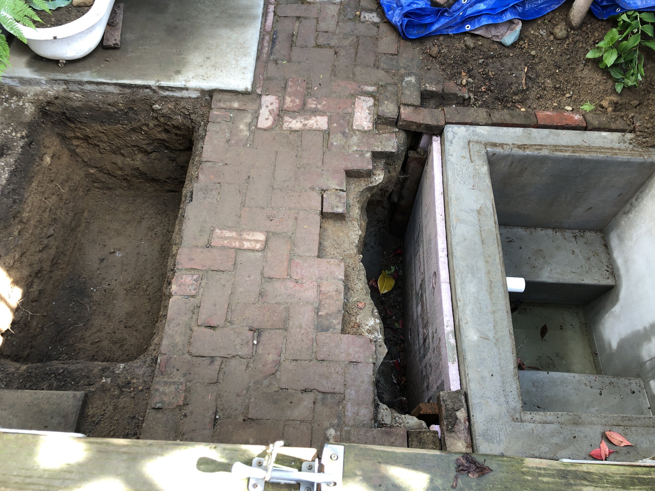 Dug a second hole for the tubs heater, filter and pump