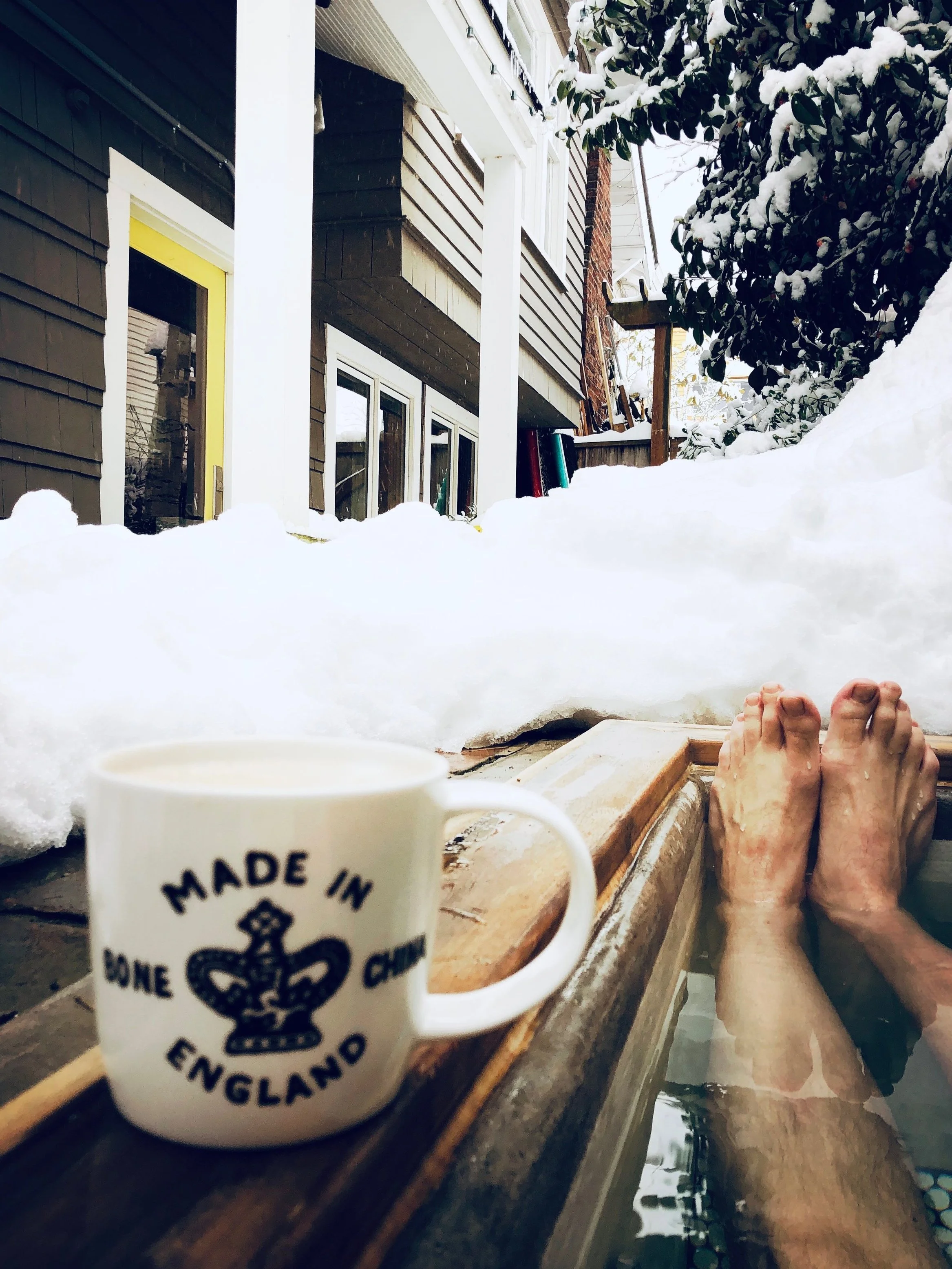 A snowy tub dip