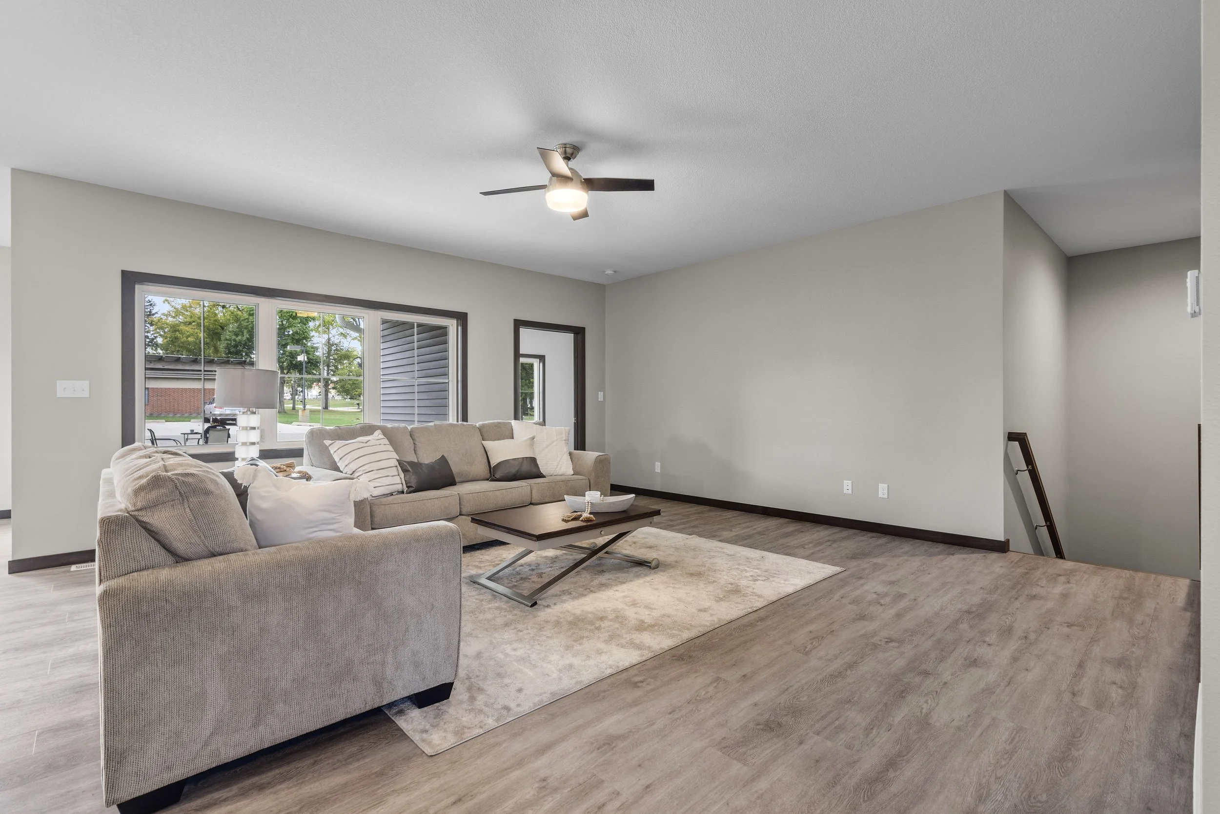 10-130 104 Bergen Dr.jpg