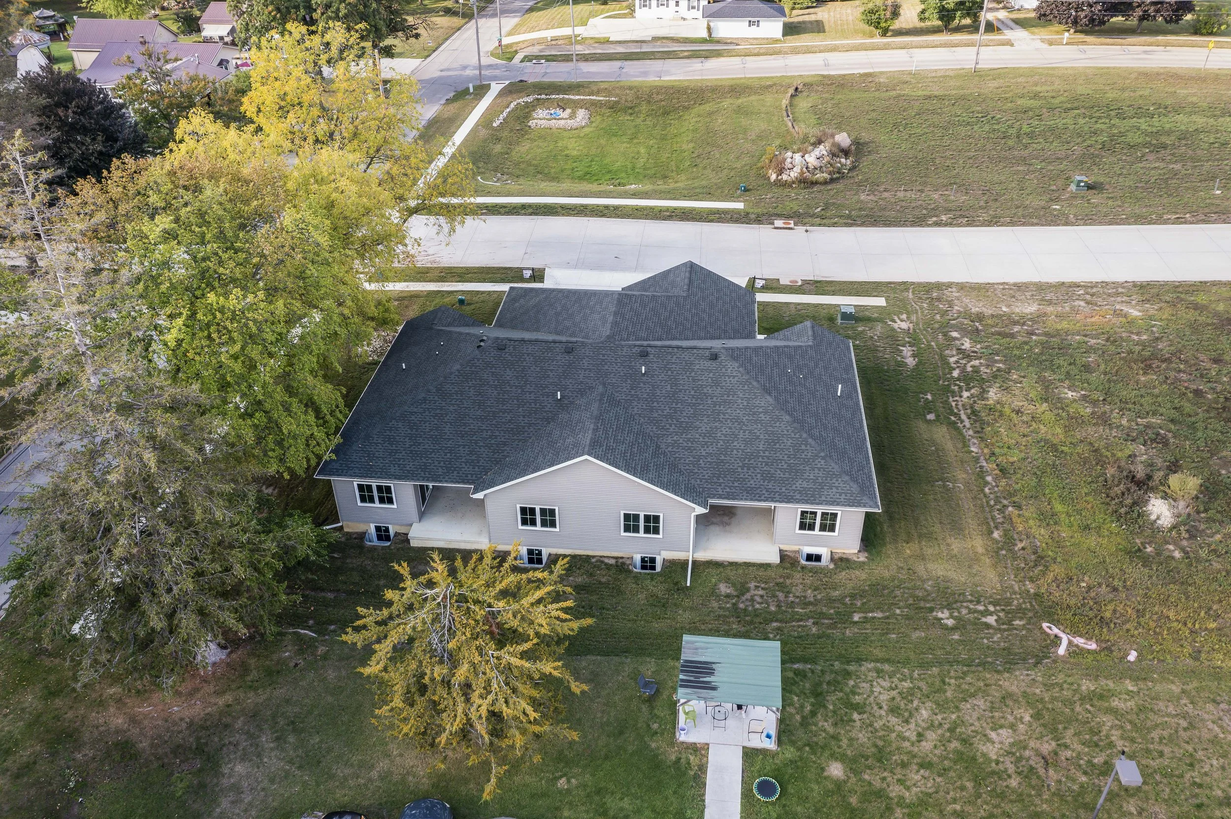 35-504 102 Bergen Dr Drone.jpg