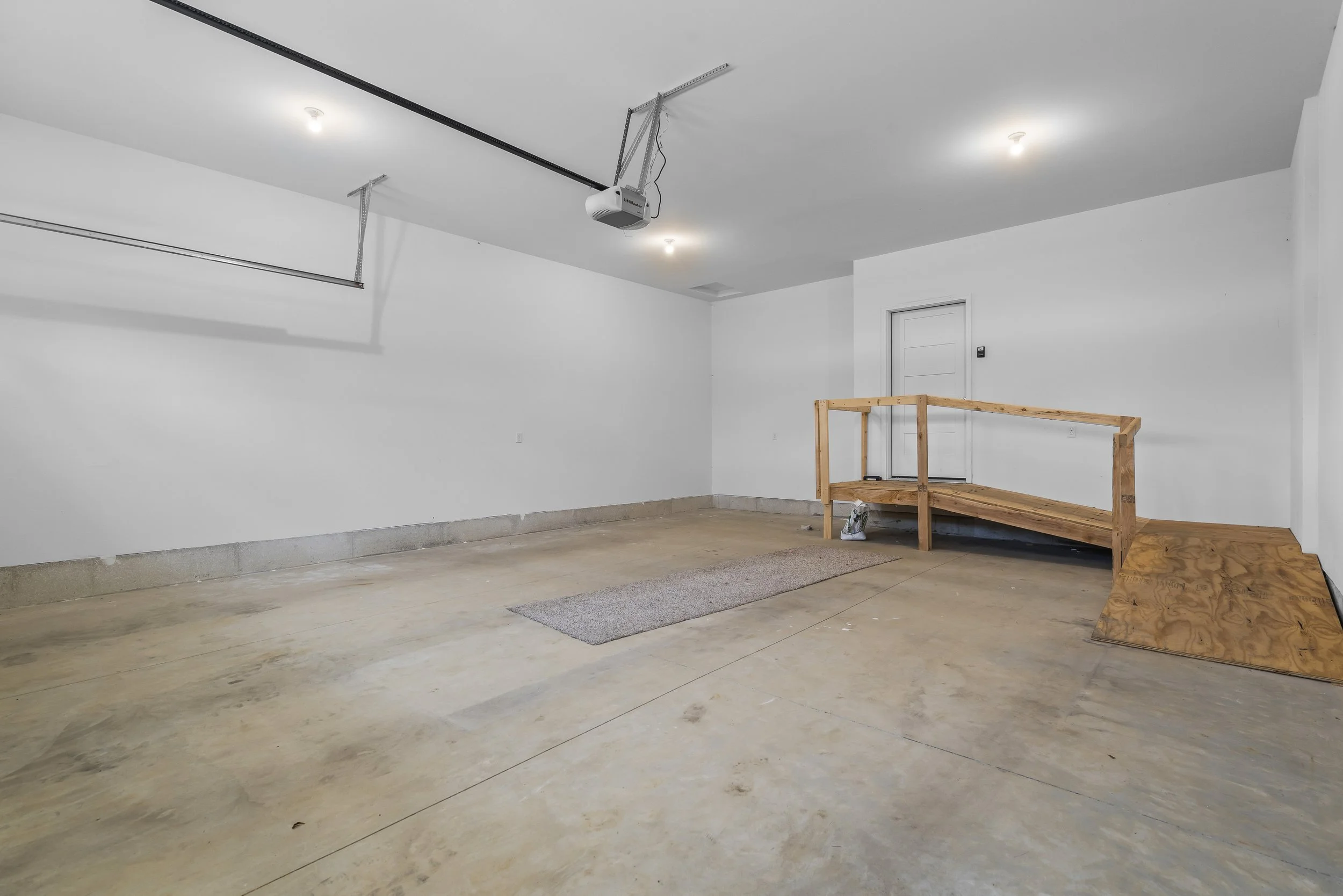 06-118 102 Bergen Dr.jpg