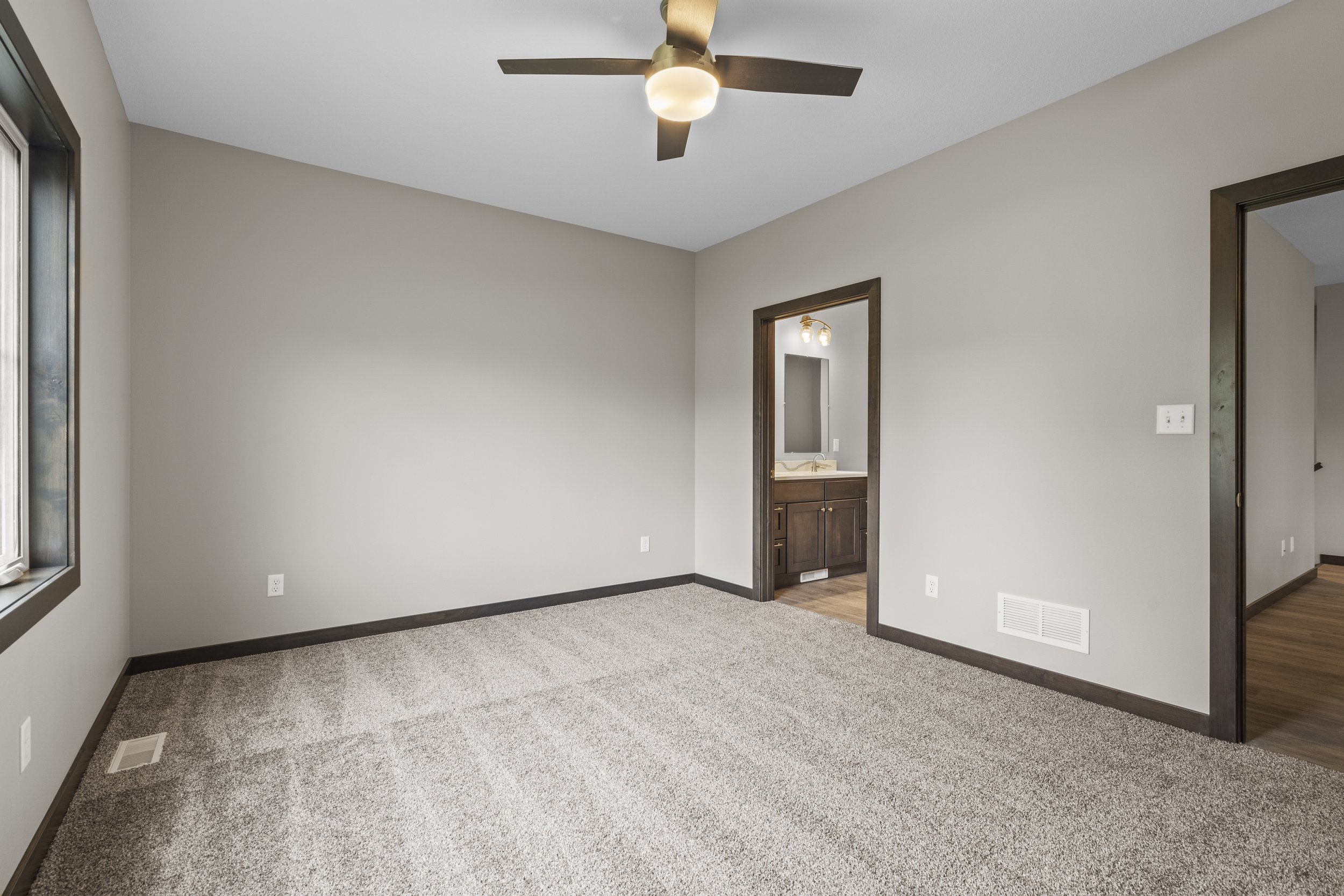 20-160 104 Bergen Dr.jpg